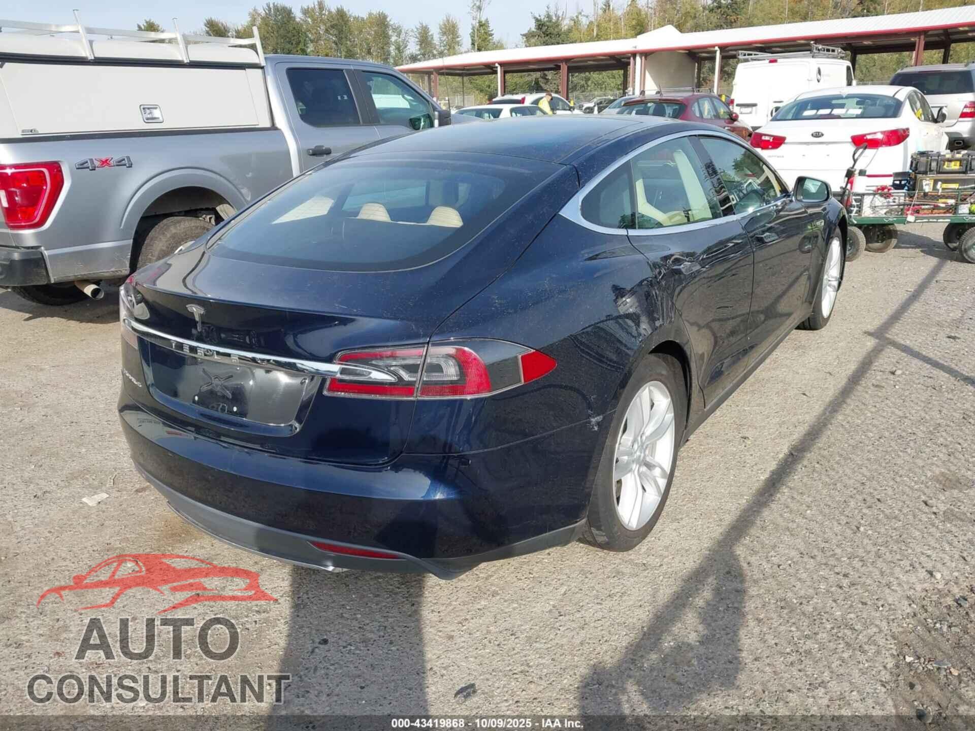 TESLA MODEL S 2013 - 5YJSA1CN8DFP03453