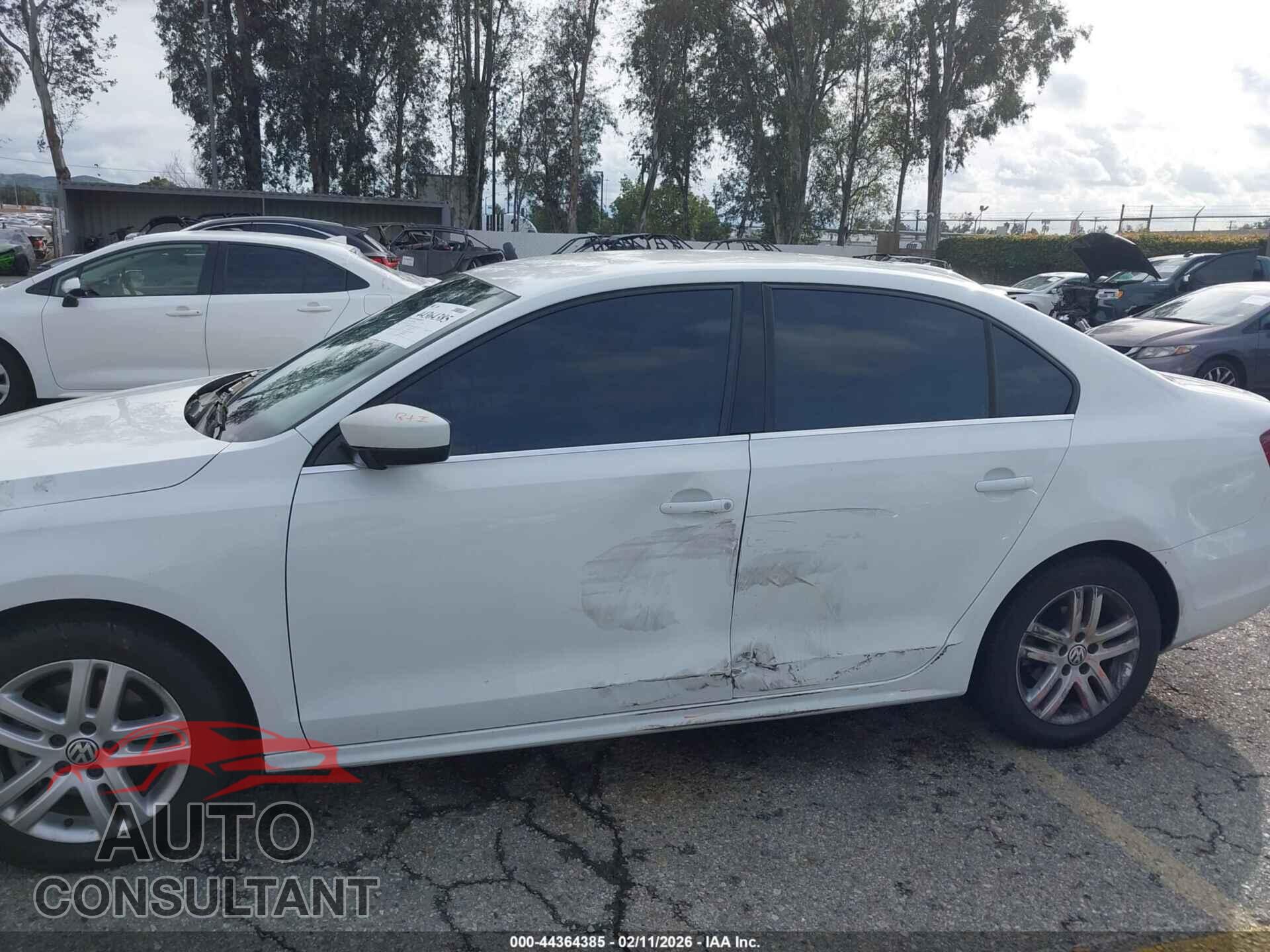 VOLKSWAGEN JETTA 2017 - 3VW2B7AJ7HM210667