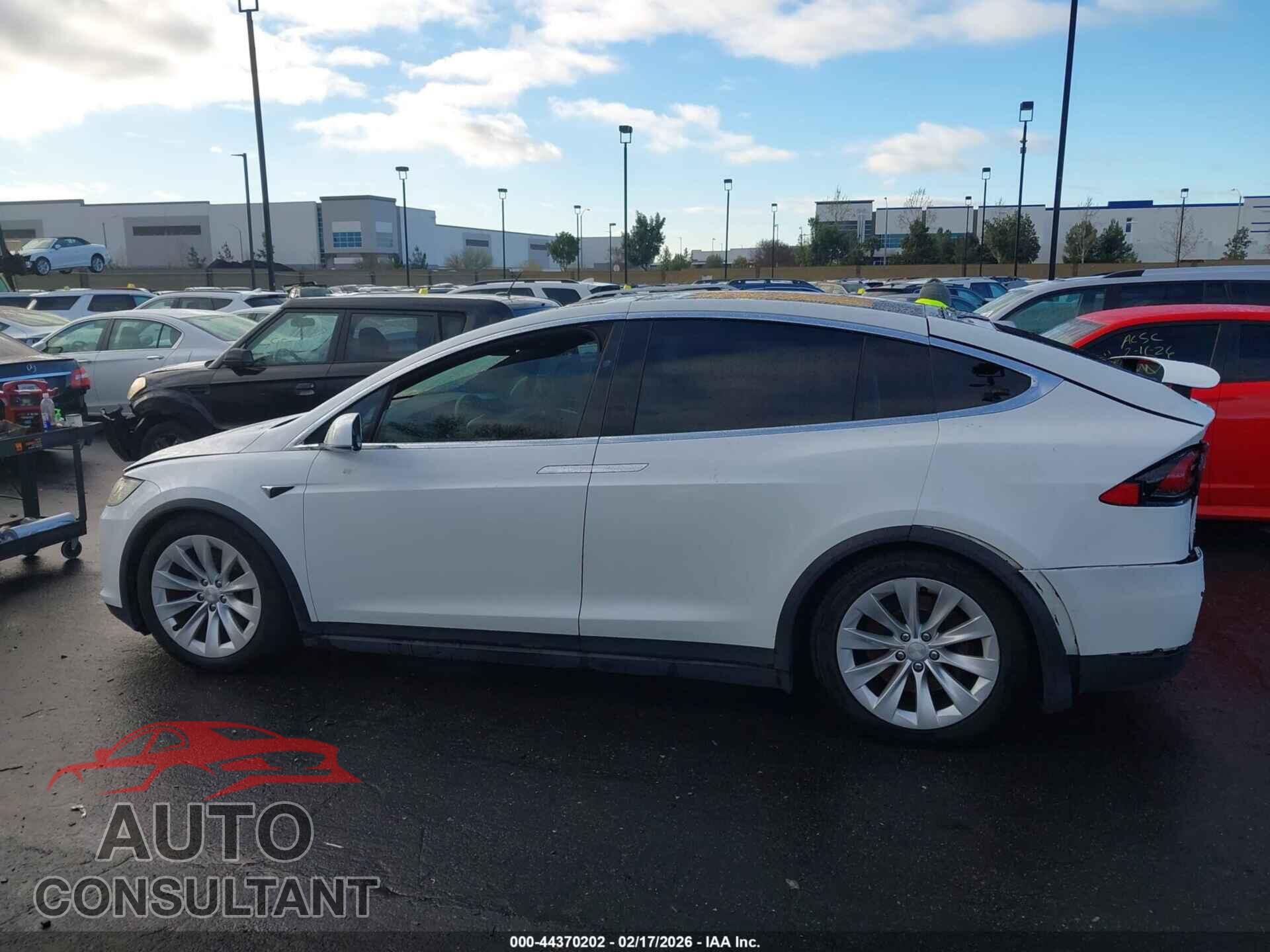 TESLA MODEL X 2017 - 5YJXCAE2XHF029556