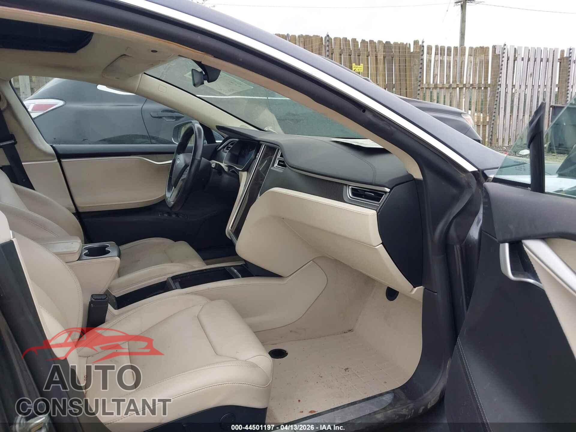 TESLA MODEL S 2017 - 5YJSA1E27HF220240