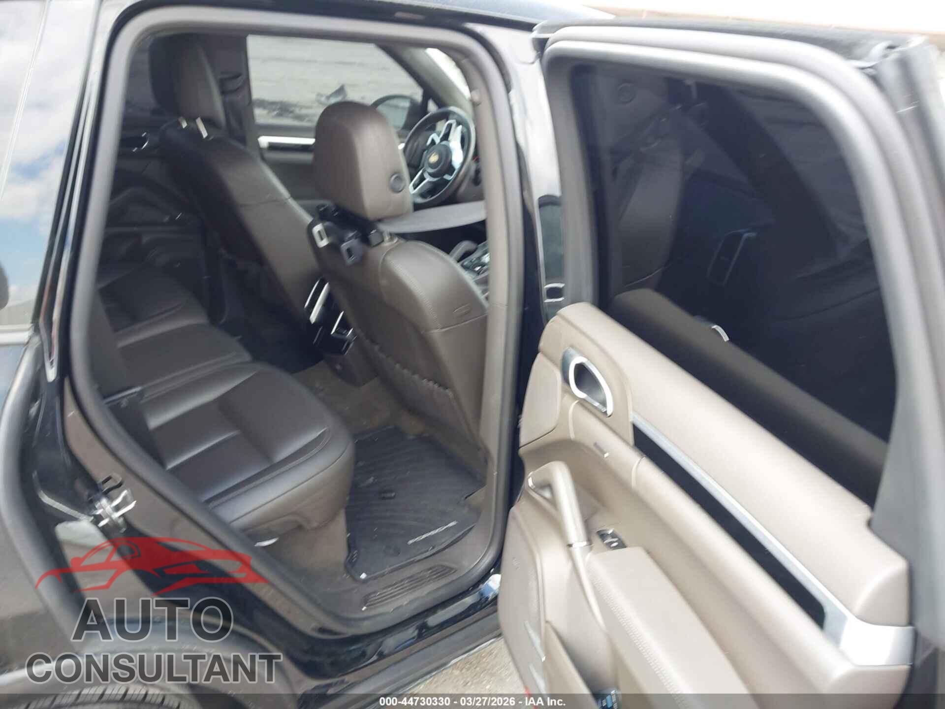 PORSCHE CAYENNE 2017 - WP1AA2A20HKA86230
