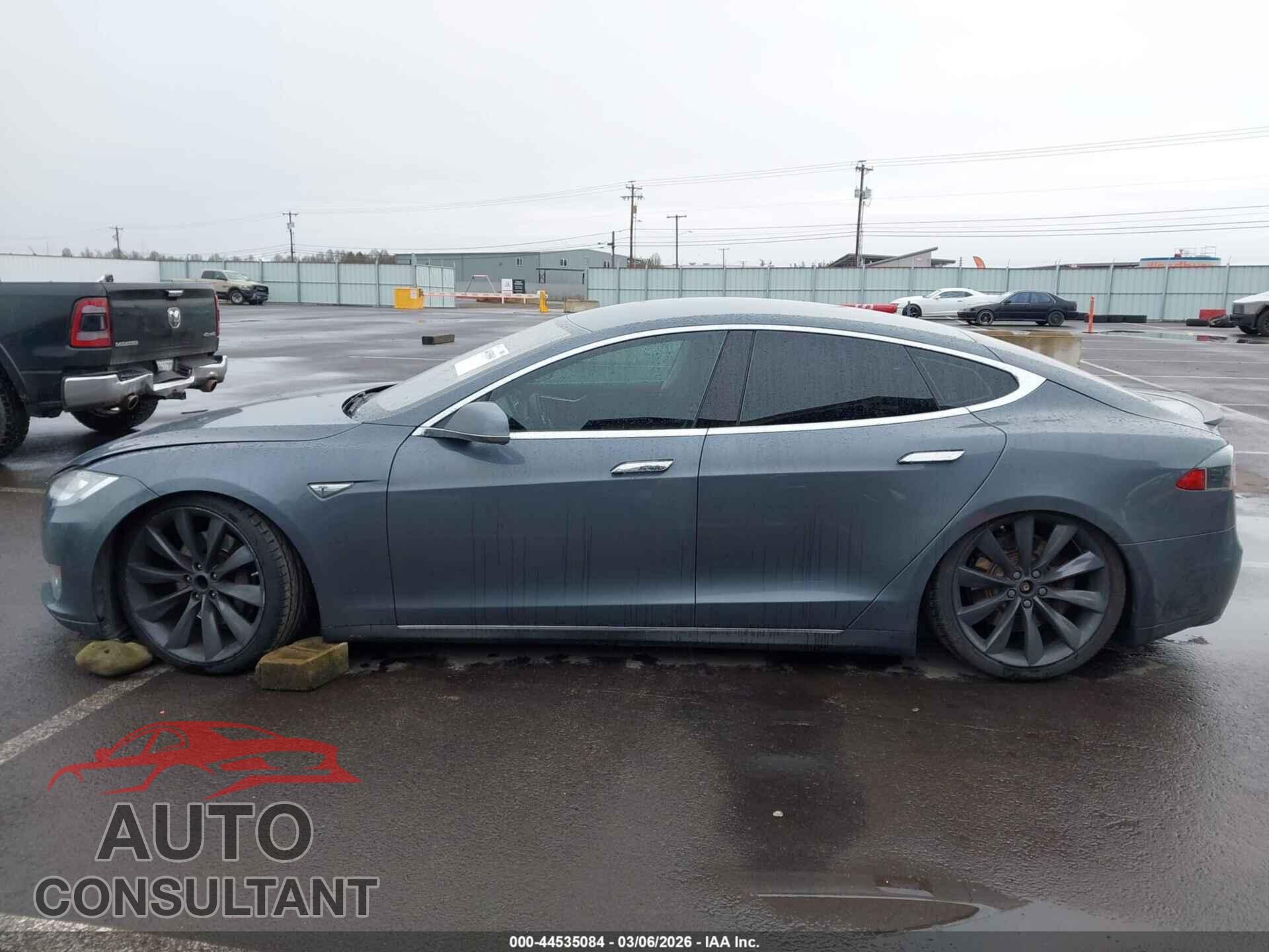 TESLA MODEL S 2013 - 5YJSA1DP9DFP14848