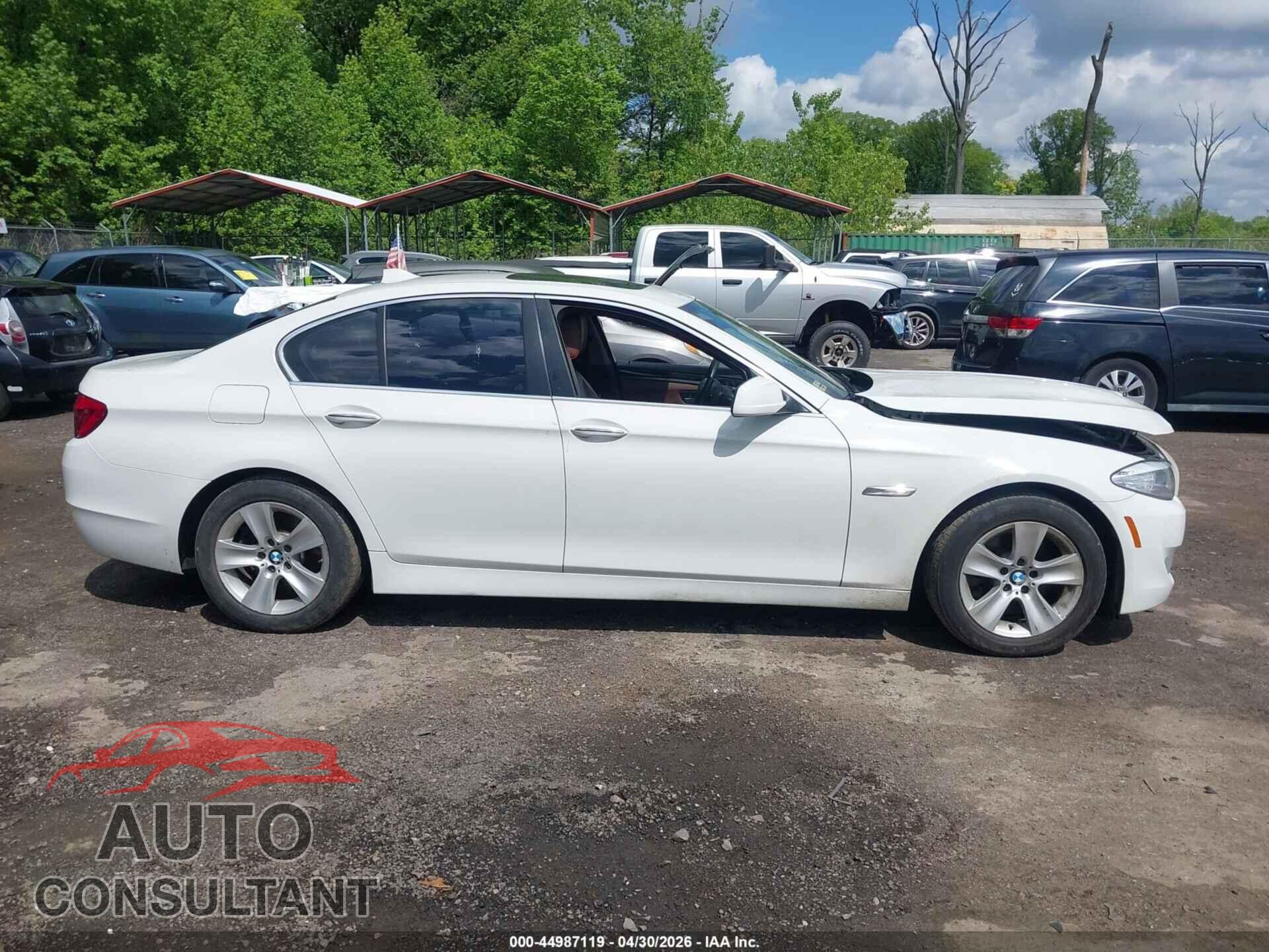 BMW 528I 2011 - WBAFR1C50BDS36248