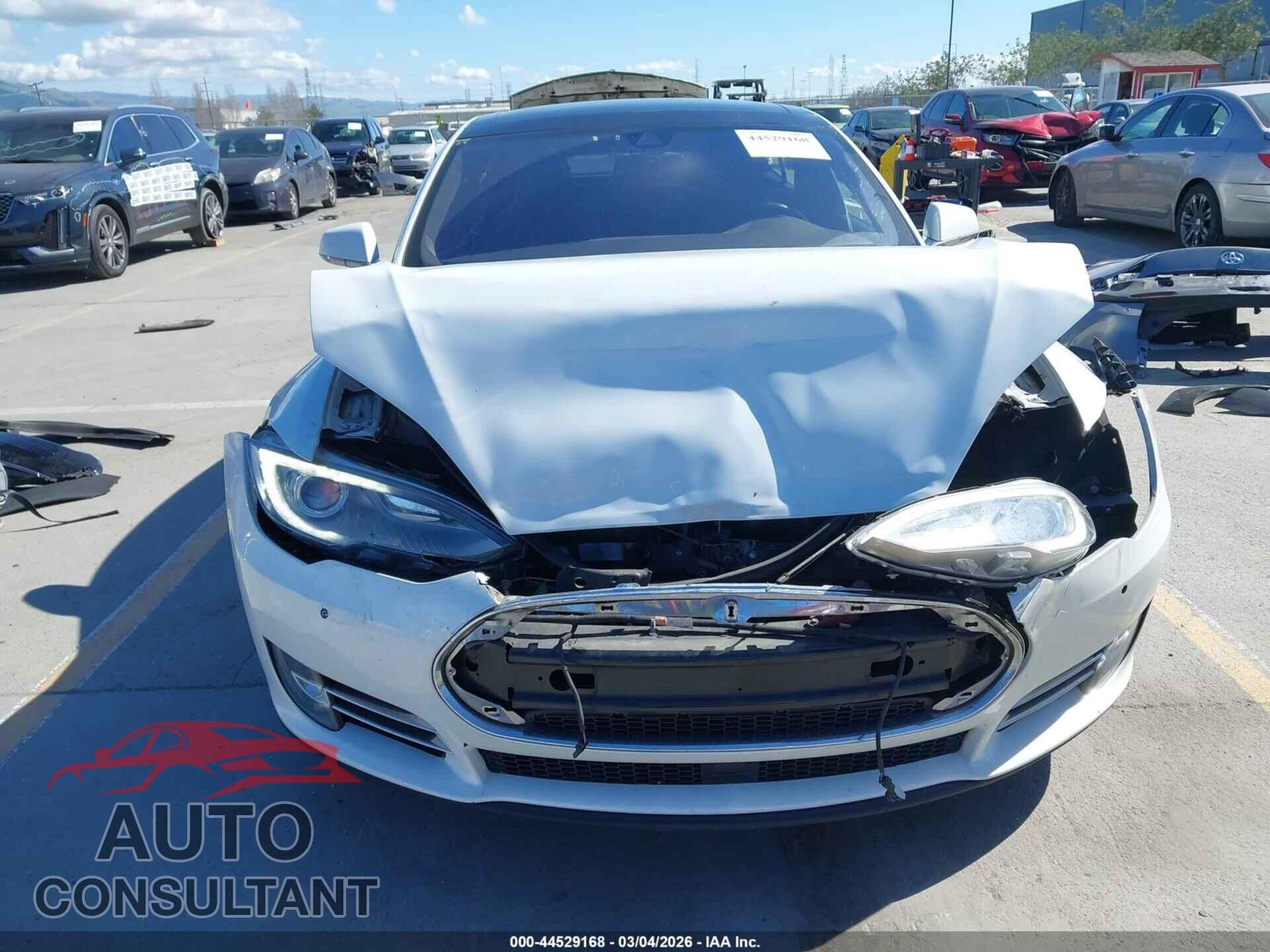 TESLA MODEL S 2014 - 5YJSA1H28EFP63572