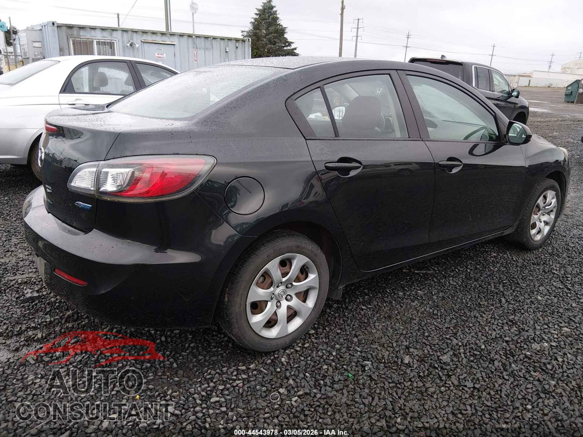 MAZDA MAZDA3 2013 - JM1BL1U71D1845999