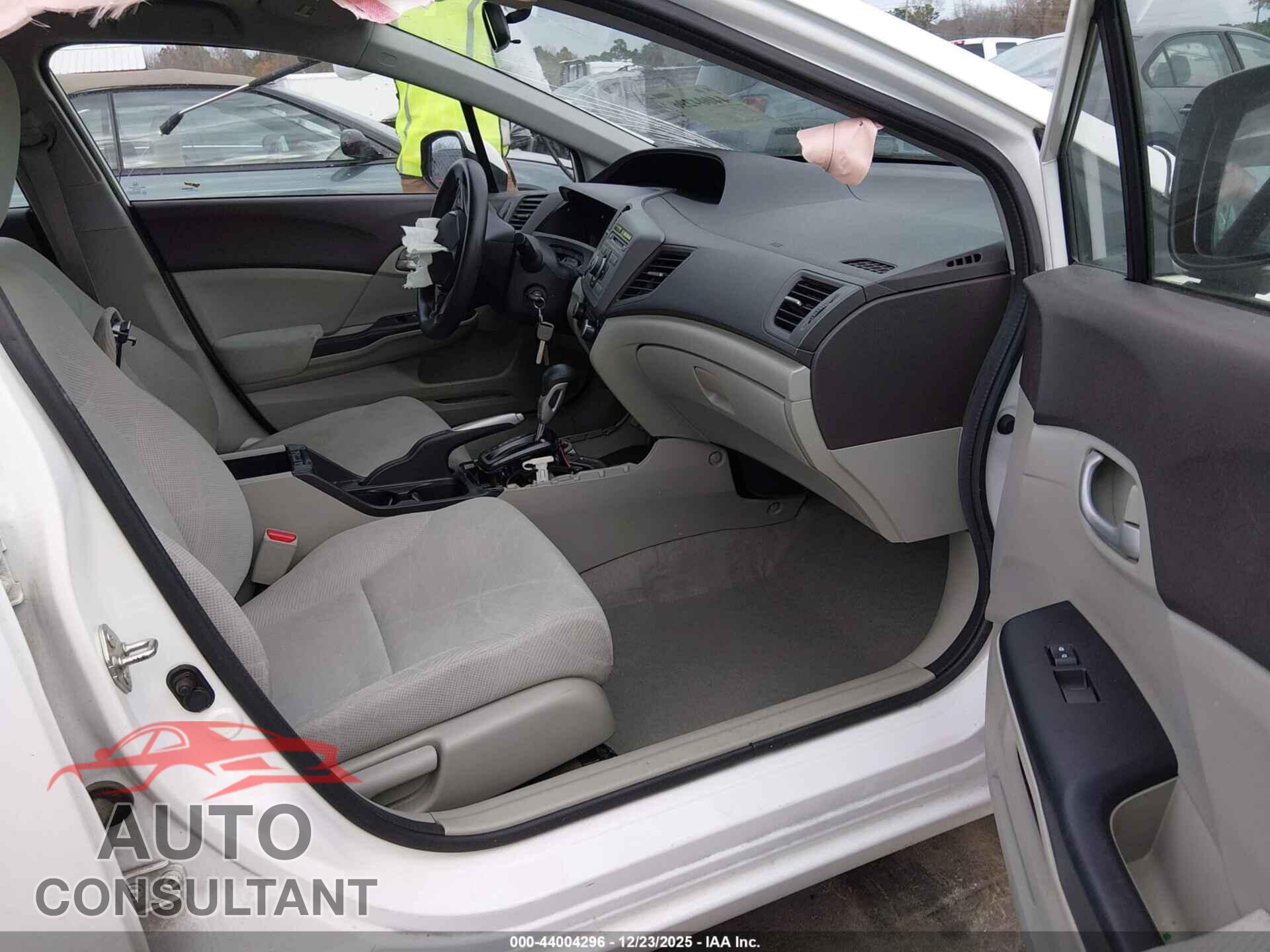 HONDA CIVIC 2012 - 19XFB2F50CE073948