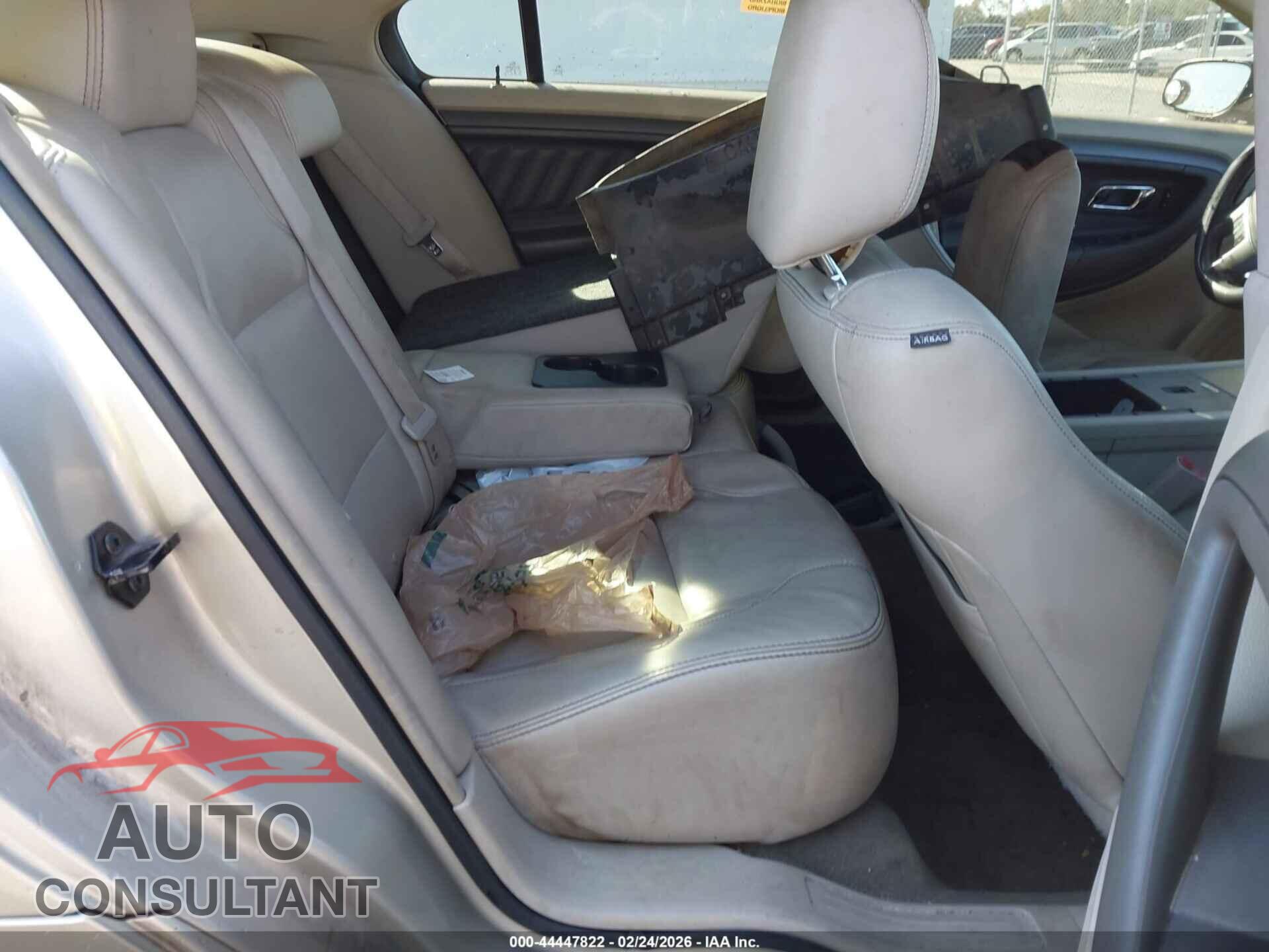 FORD TAURUS 2011 - 1FAHP2EW2BG125895