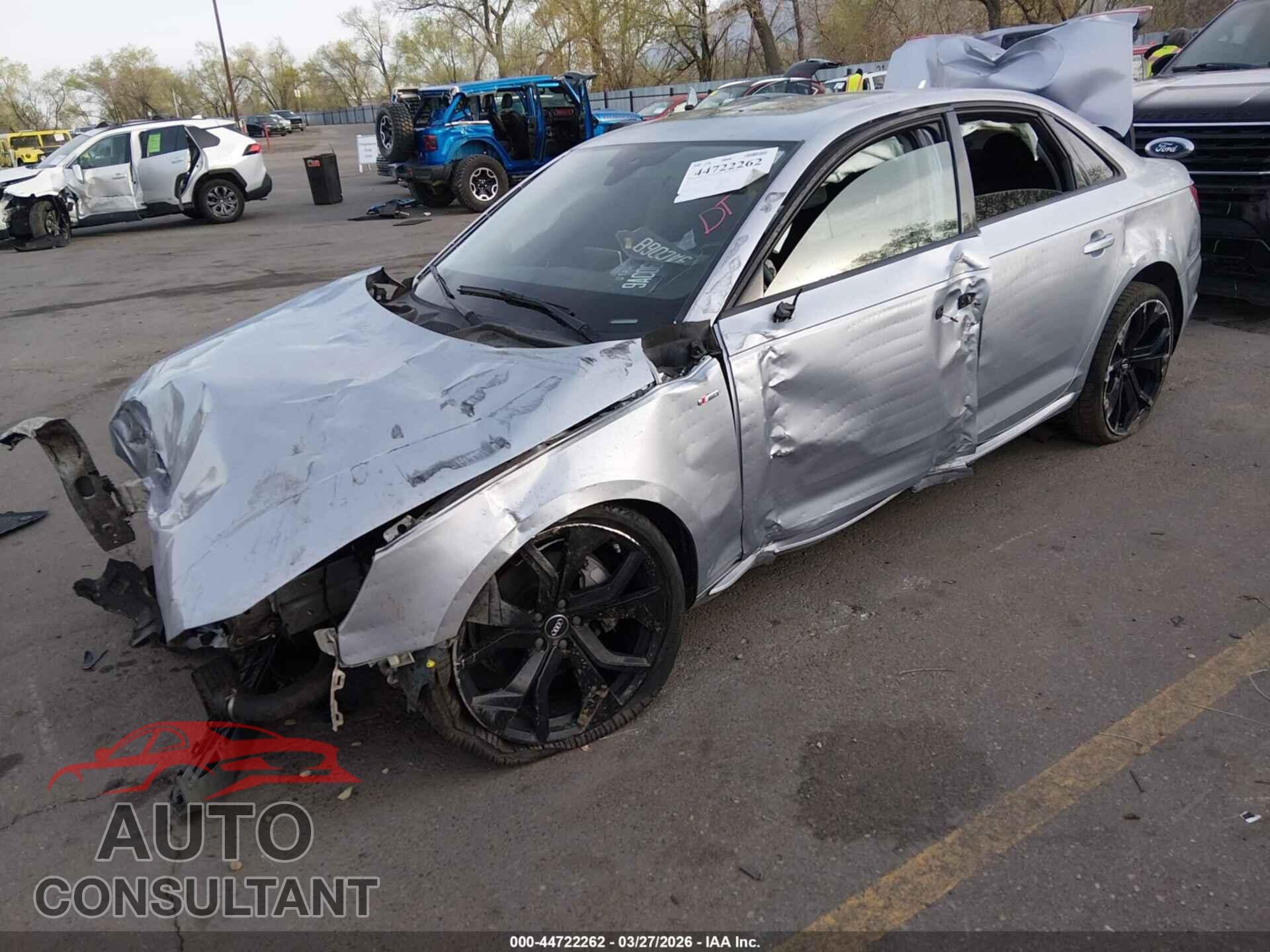 AUDI A4 2017 - WAUDNAF4XHN054047