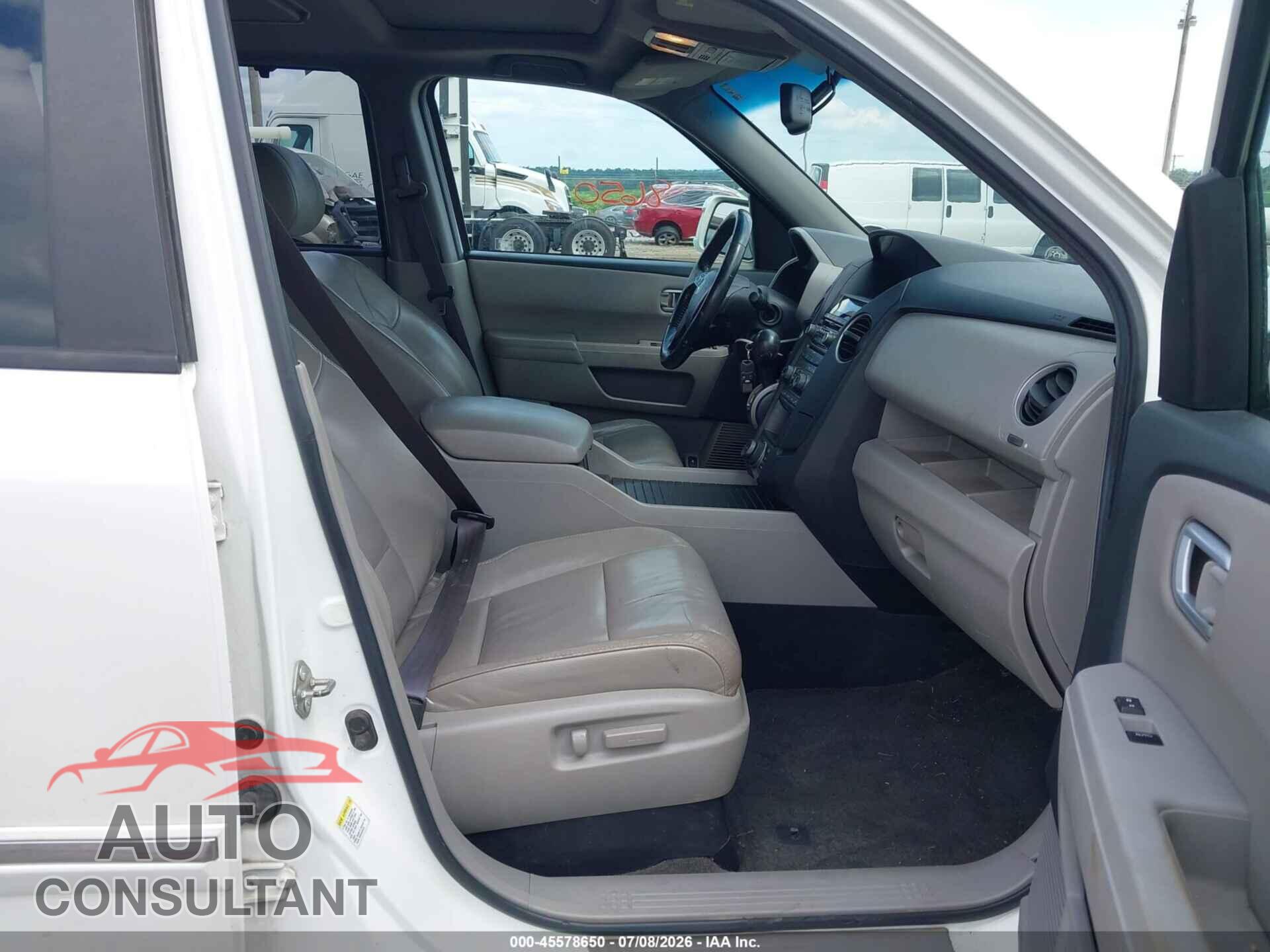 HONDA PILOT 2012 - 5FNYF4H99CB020927