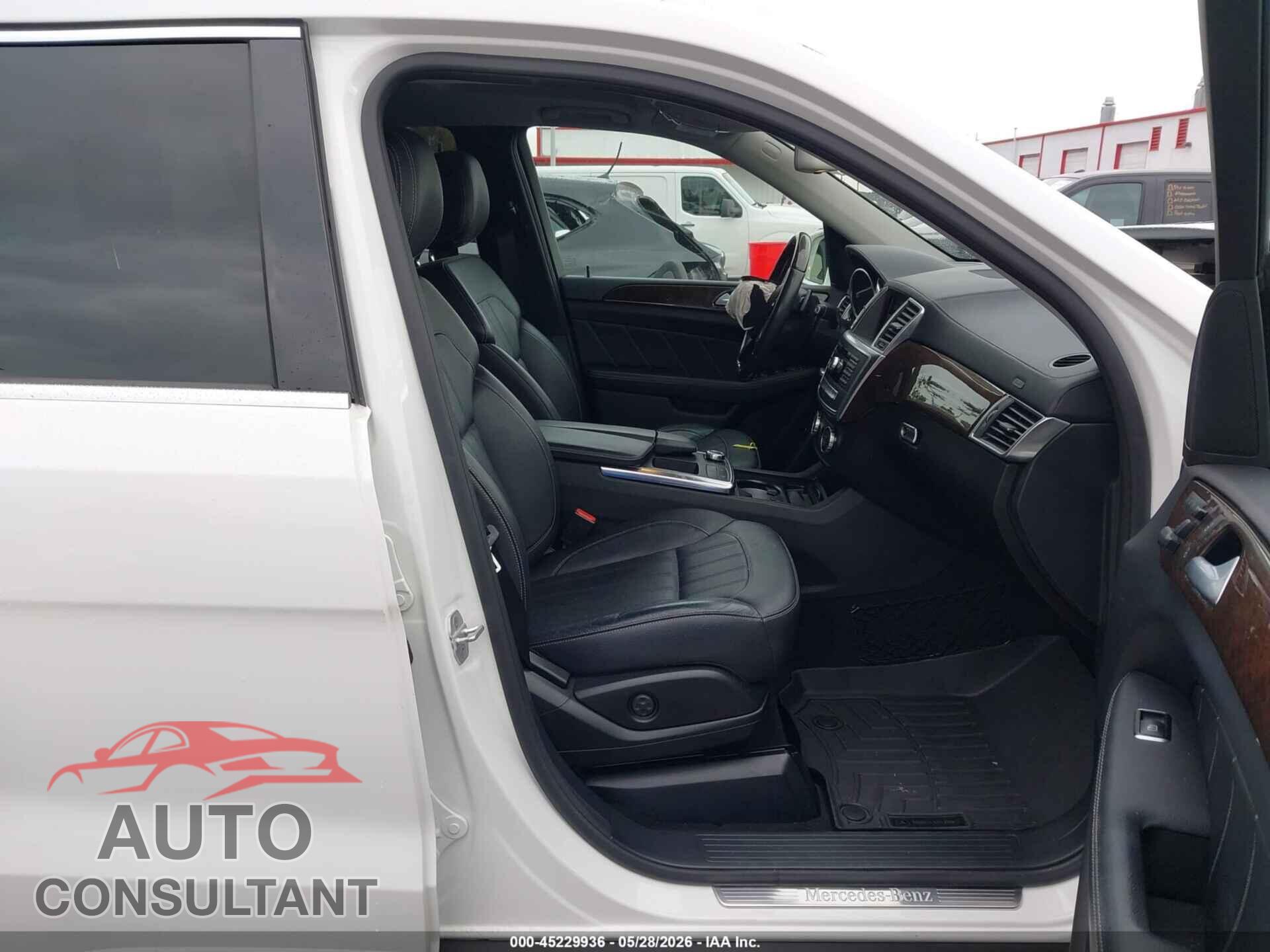 MERCEDES-BENZ GL 450 2015 - 4JGDF6EE2FA477003