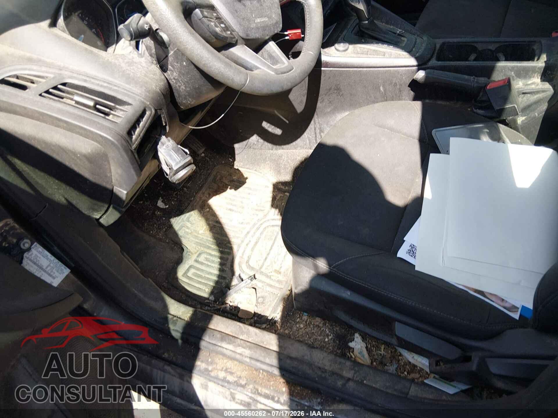 FORD FOCUS 2017 - 1FADP3F28HL314230