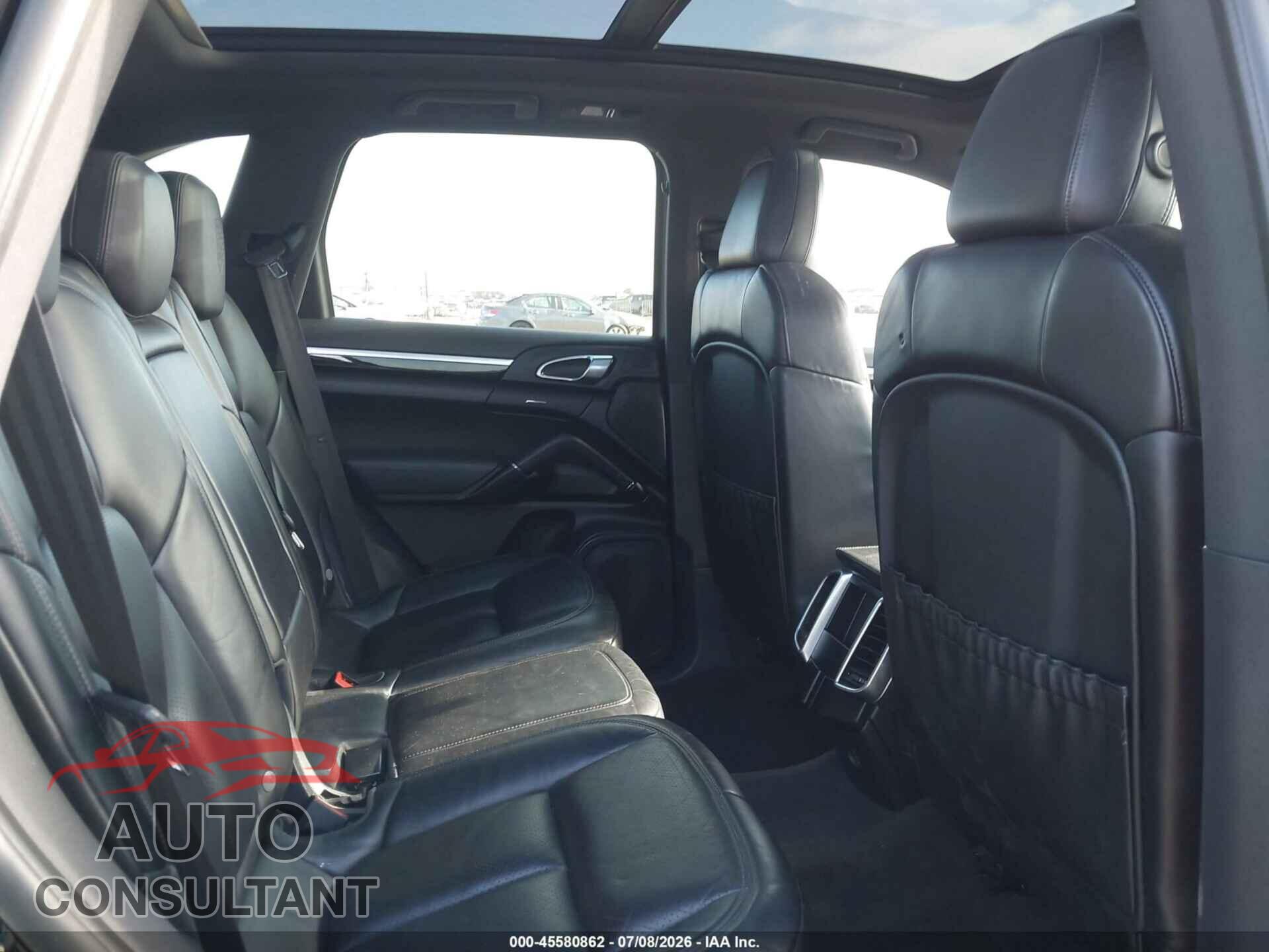 PORSCHE CAYENNE 2017 - WP1AA2A24HKA91902