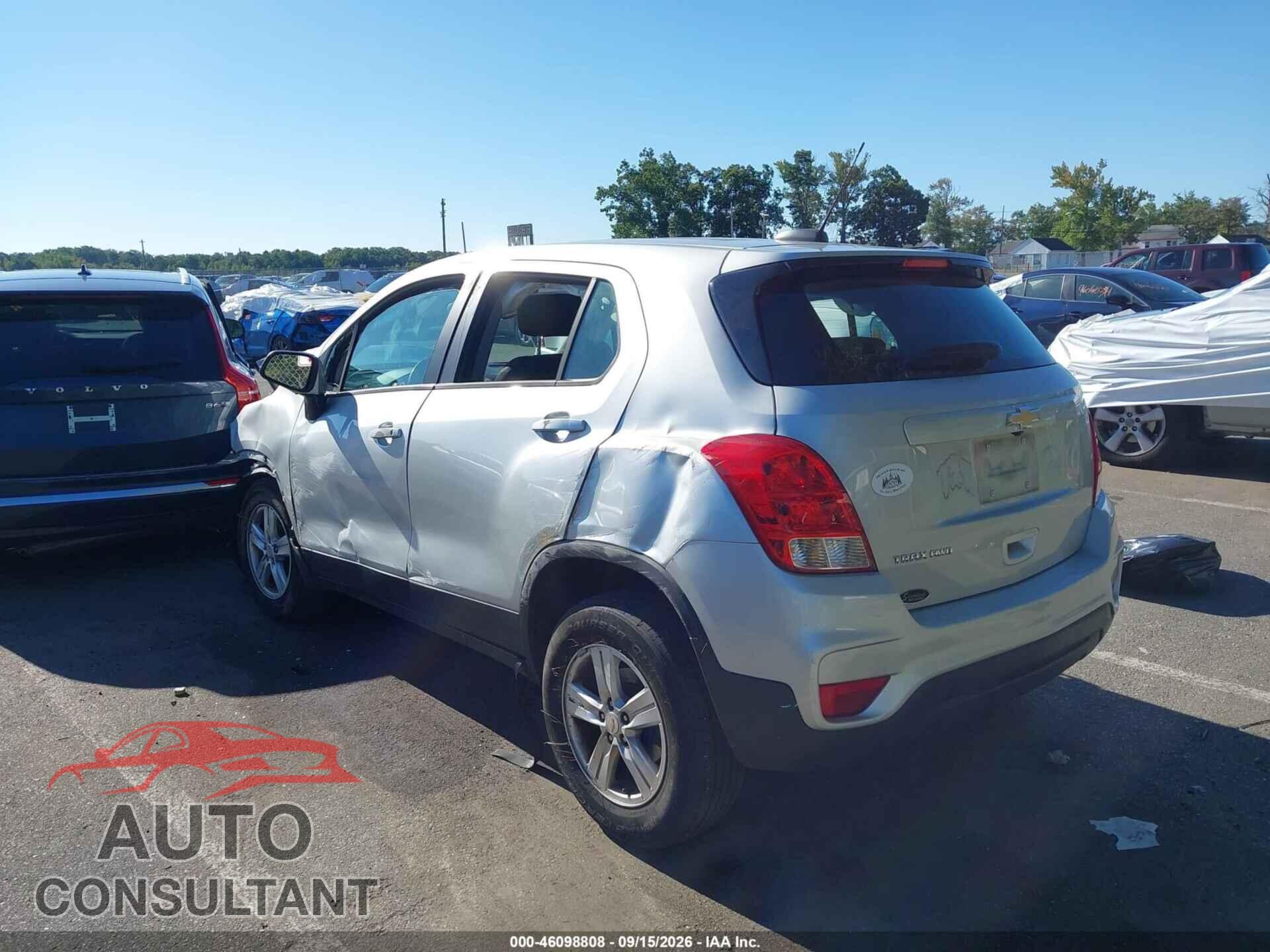 CHEVROLET TRAX 2017 - 3GNCJNSB0HL194895