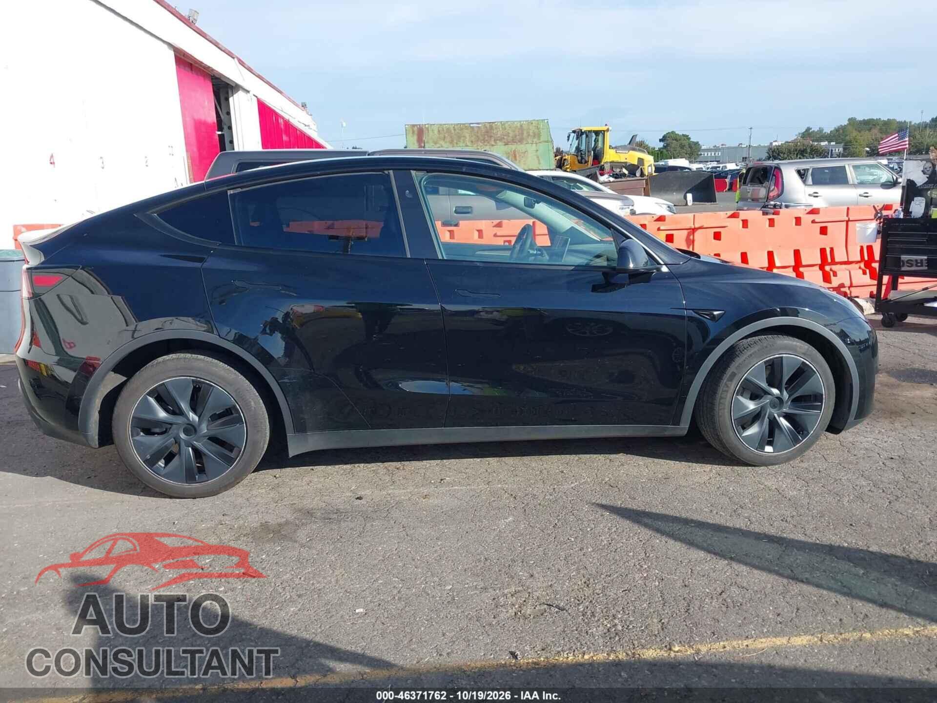 TESLA MODEL Y 2024 - 7SAYGAEE3RF121633