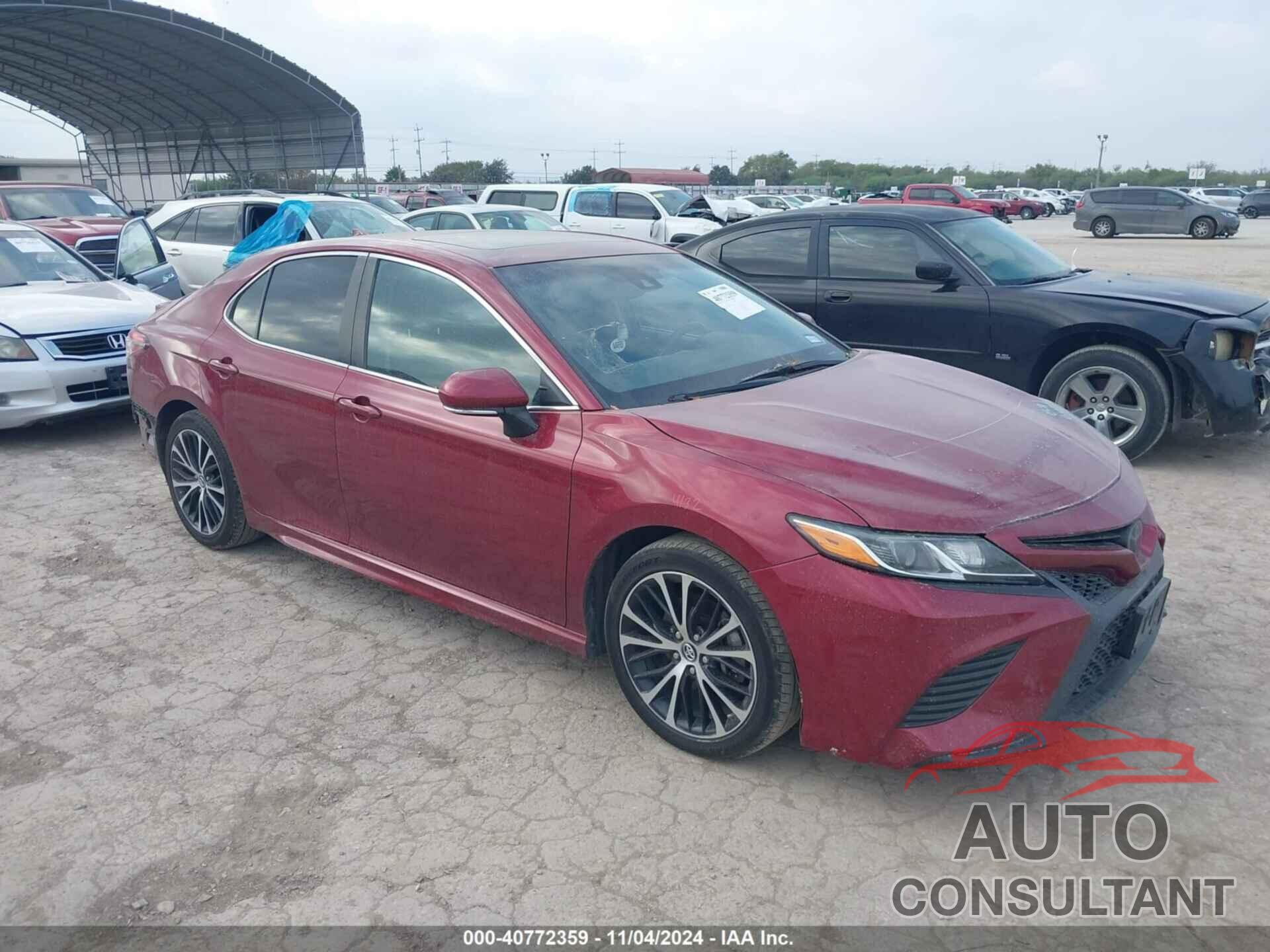 TOYOTA CAMRY 2018 - 4T1B11HKXJU580932