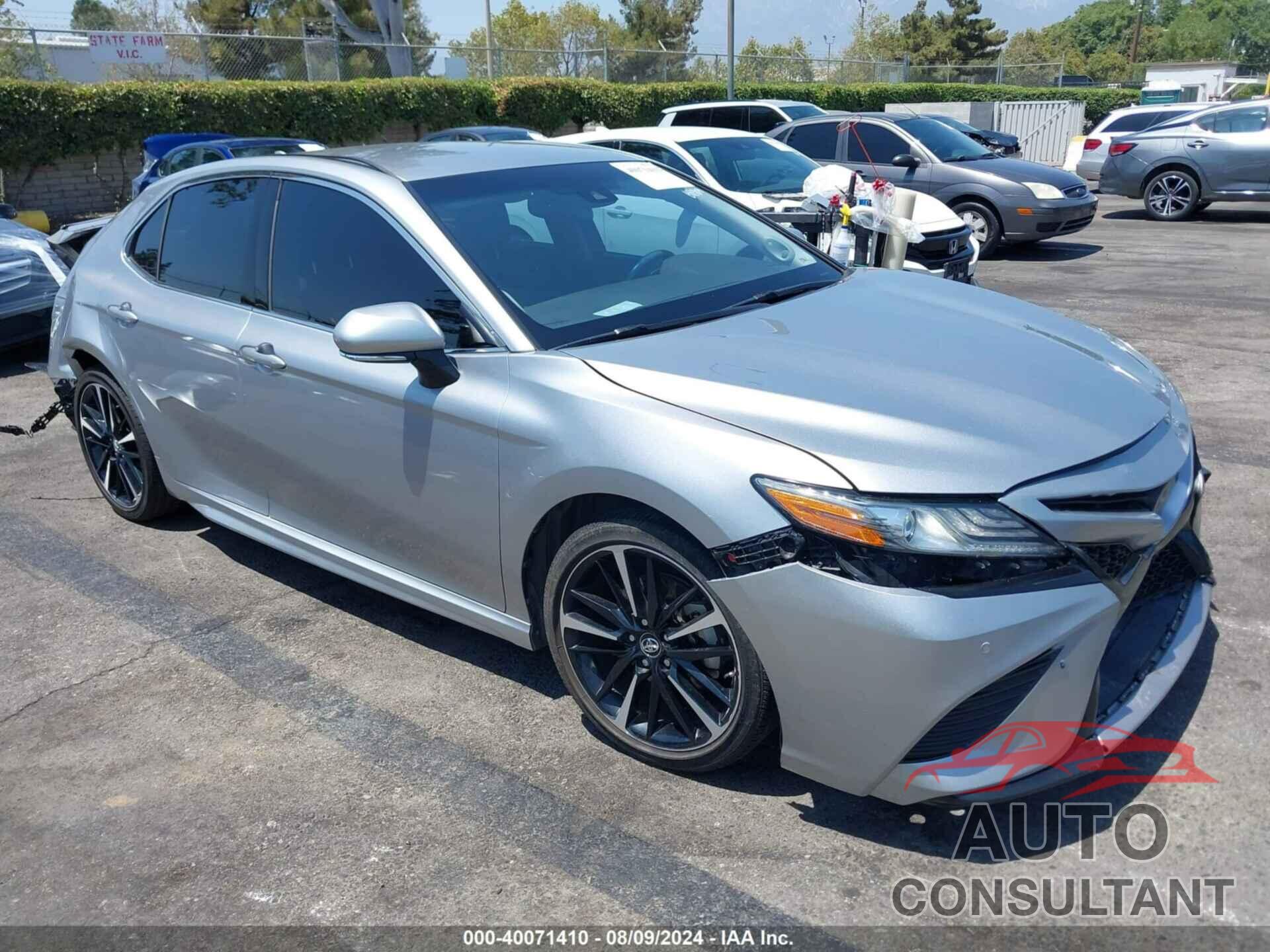 TOYOTA CAMRY 2018 - 4T1B61HK8JU148082
