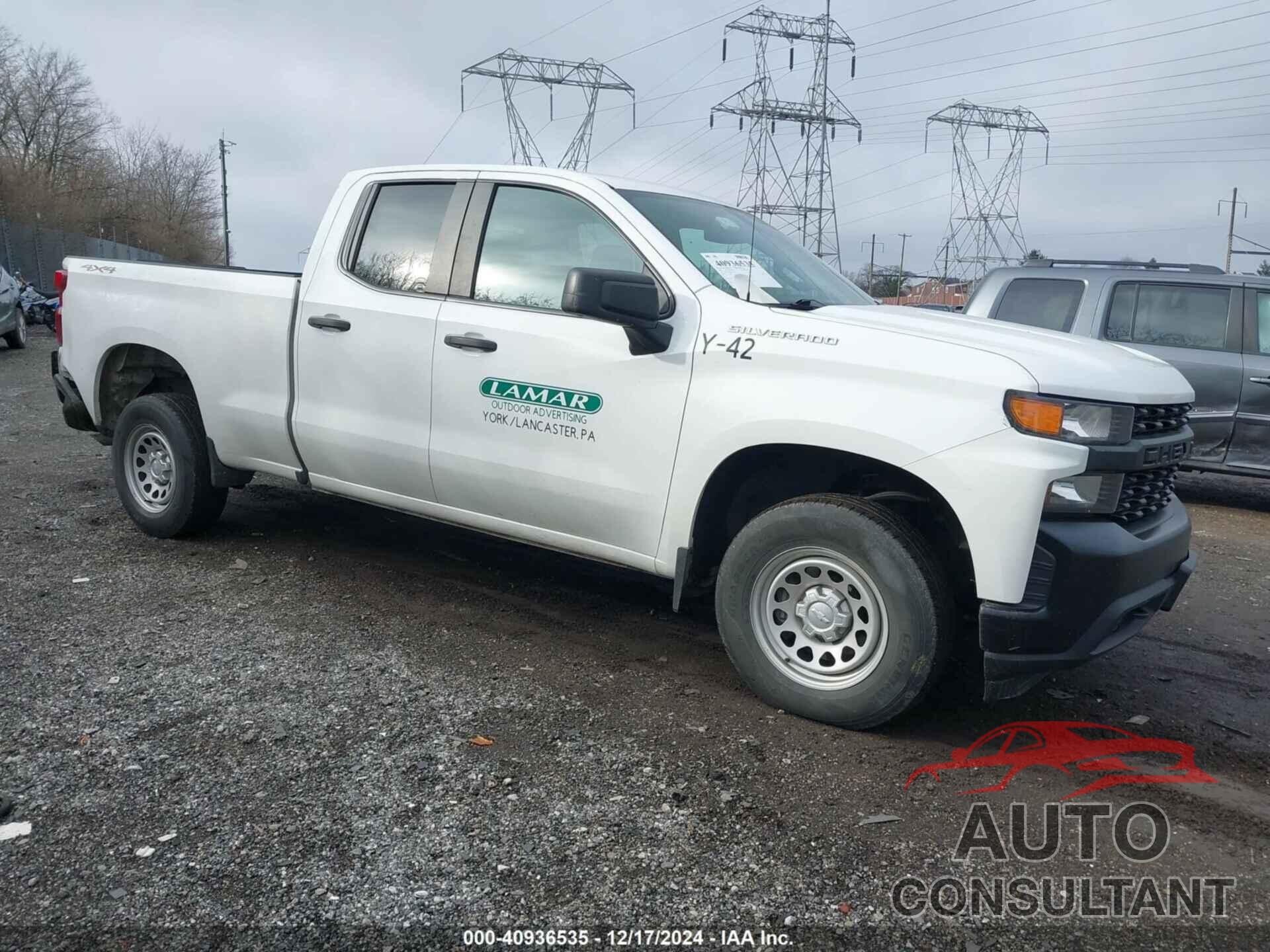 CHEVROLET SILVERADO 1500 2019 - 1GCRYAEF9KZ215877