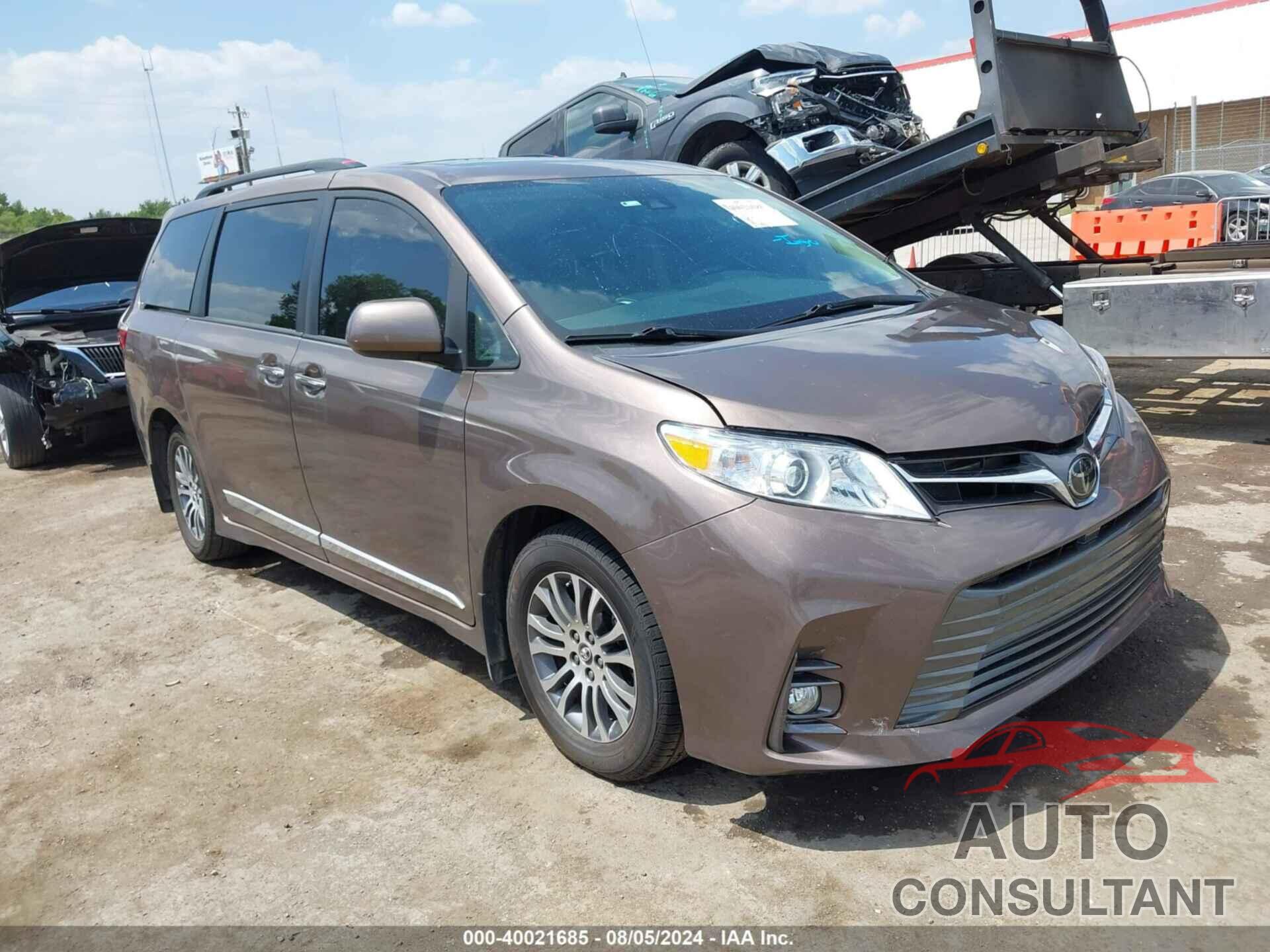 TOYOTA SIENNA 2018 - 5TDYZ3DC9JS964514