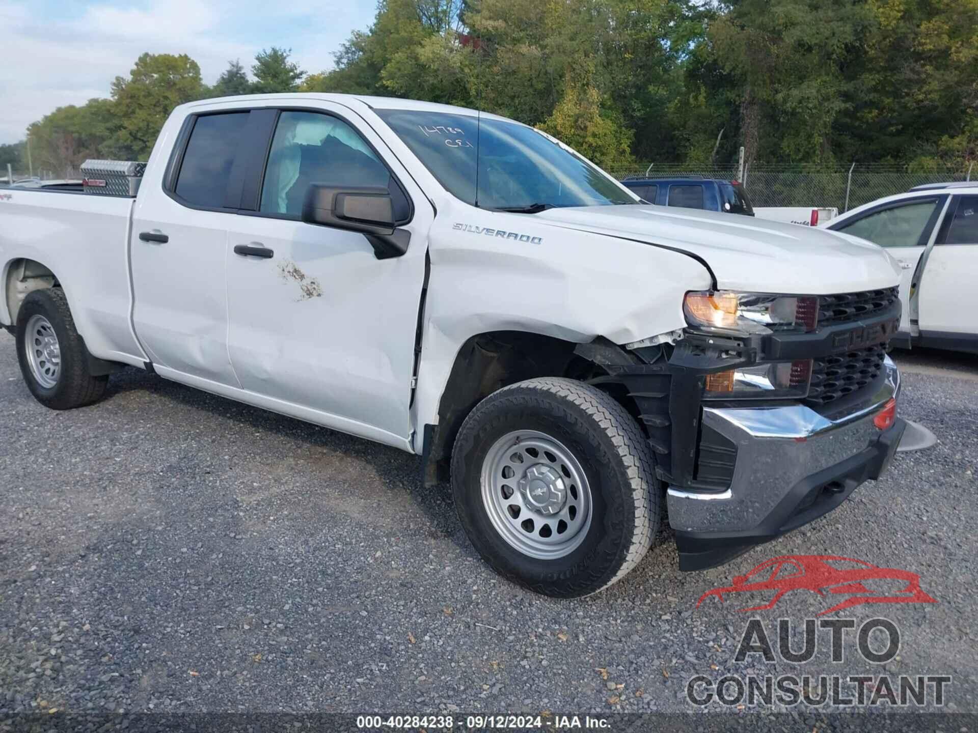 CHEVROLET SILVERADO 1500 2021 - 1GCRYAEH6MZ359665