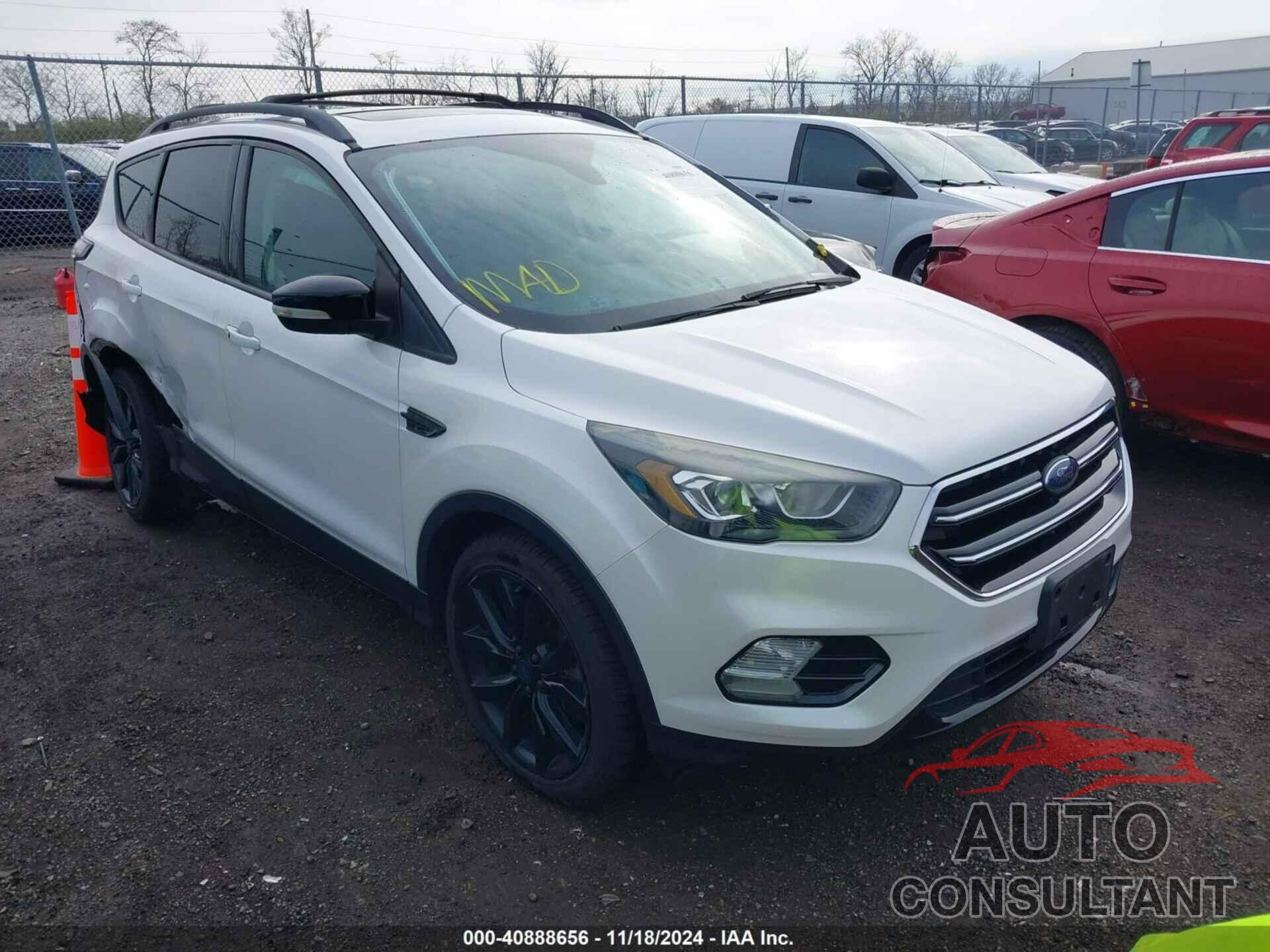 FORD ESCAPE 2017 - 1FMCU9J99HUB77231