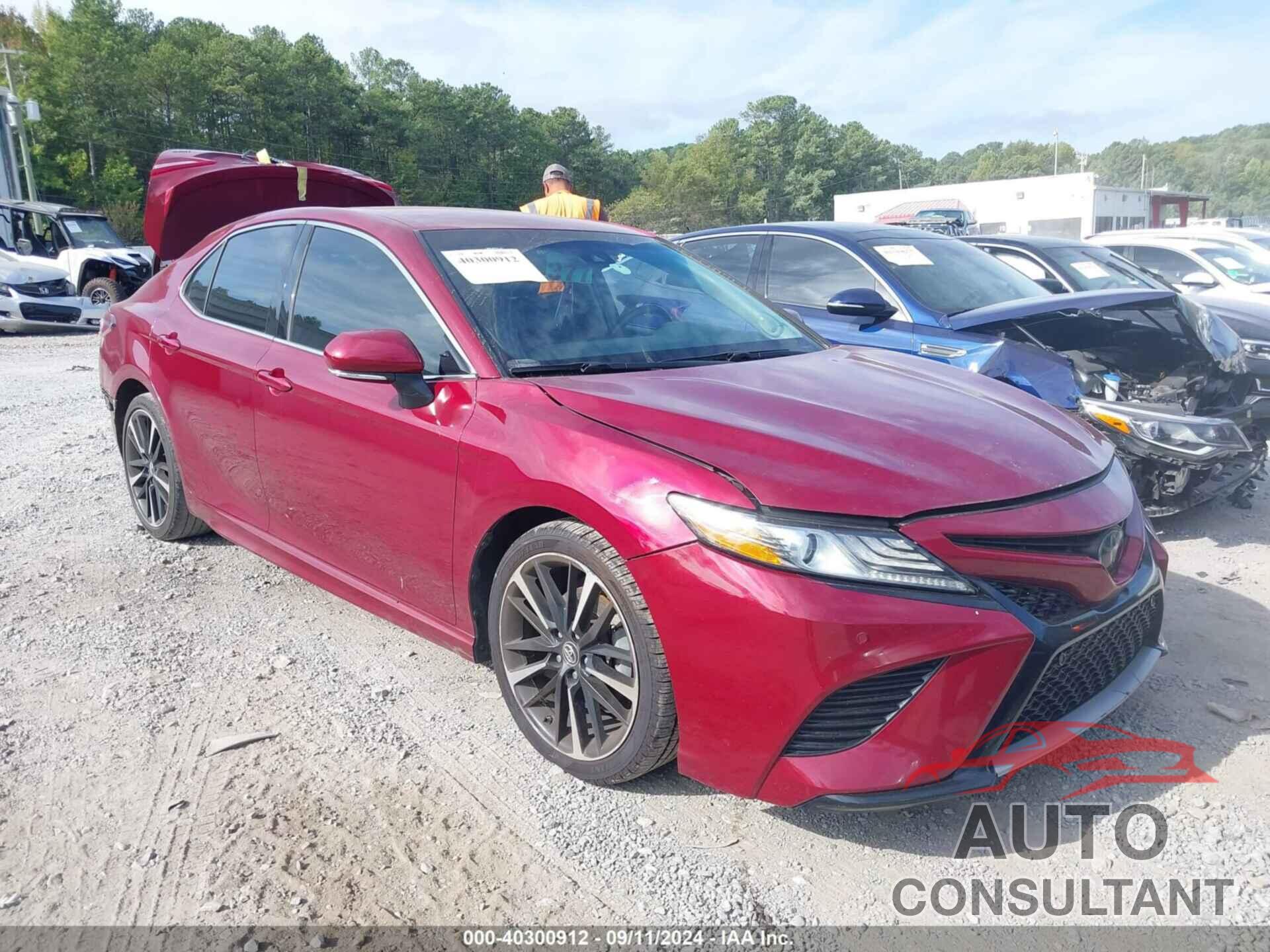 TOYOTA CAMRY 2018 - 4T1B61HK1JU568878