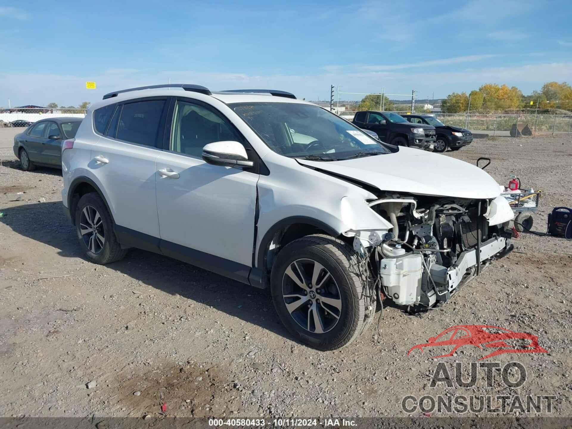 TOYOTA RAV4 2017 - JTMRFREV1HJ715597