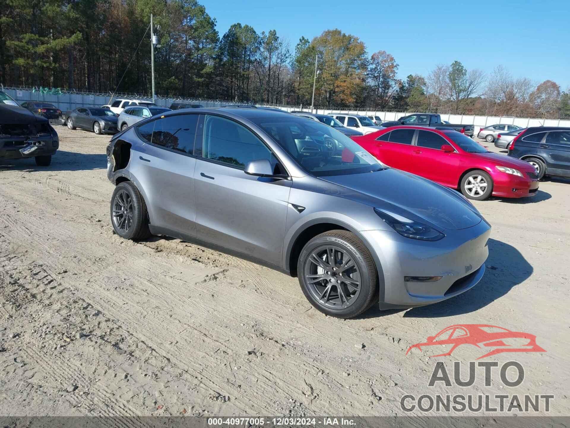 TESLA MODEL Y 2024 - 7SAYGDED5RA327347