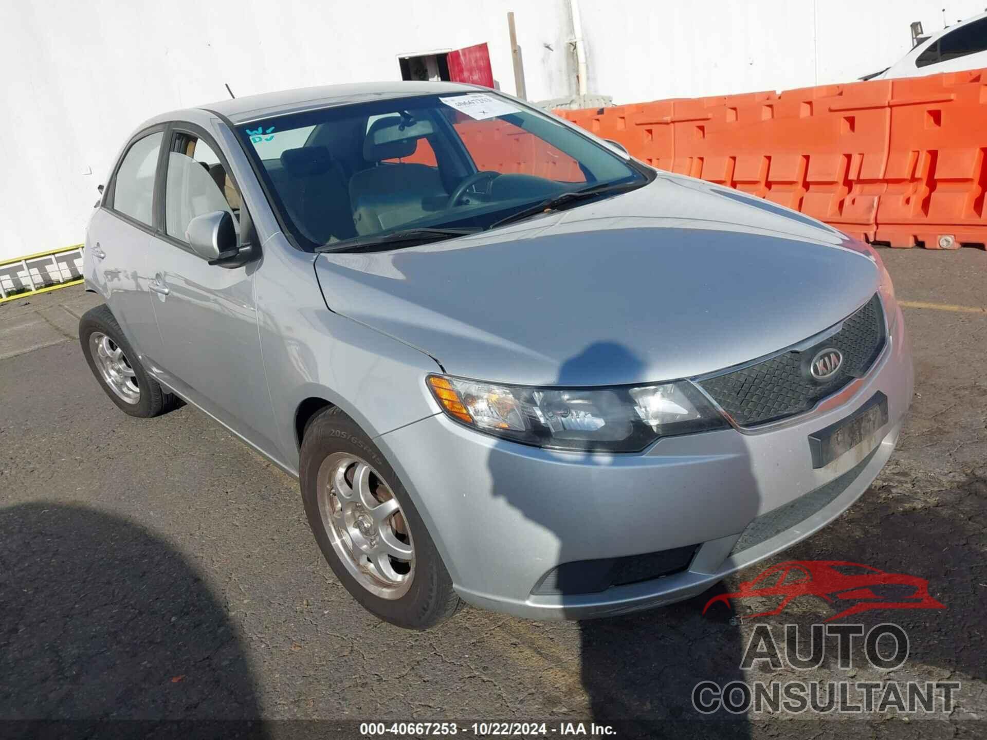 KIA FORTE 2010 - KNAFU4A23A5067926