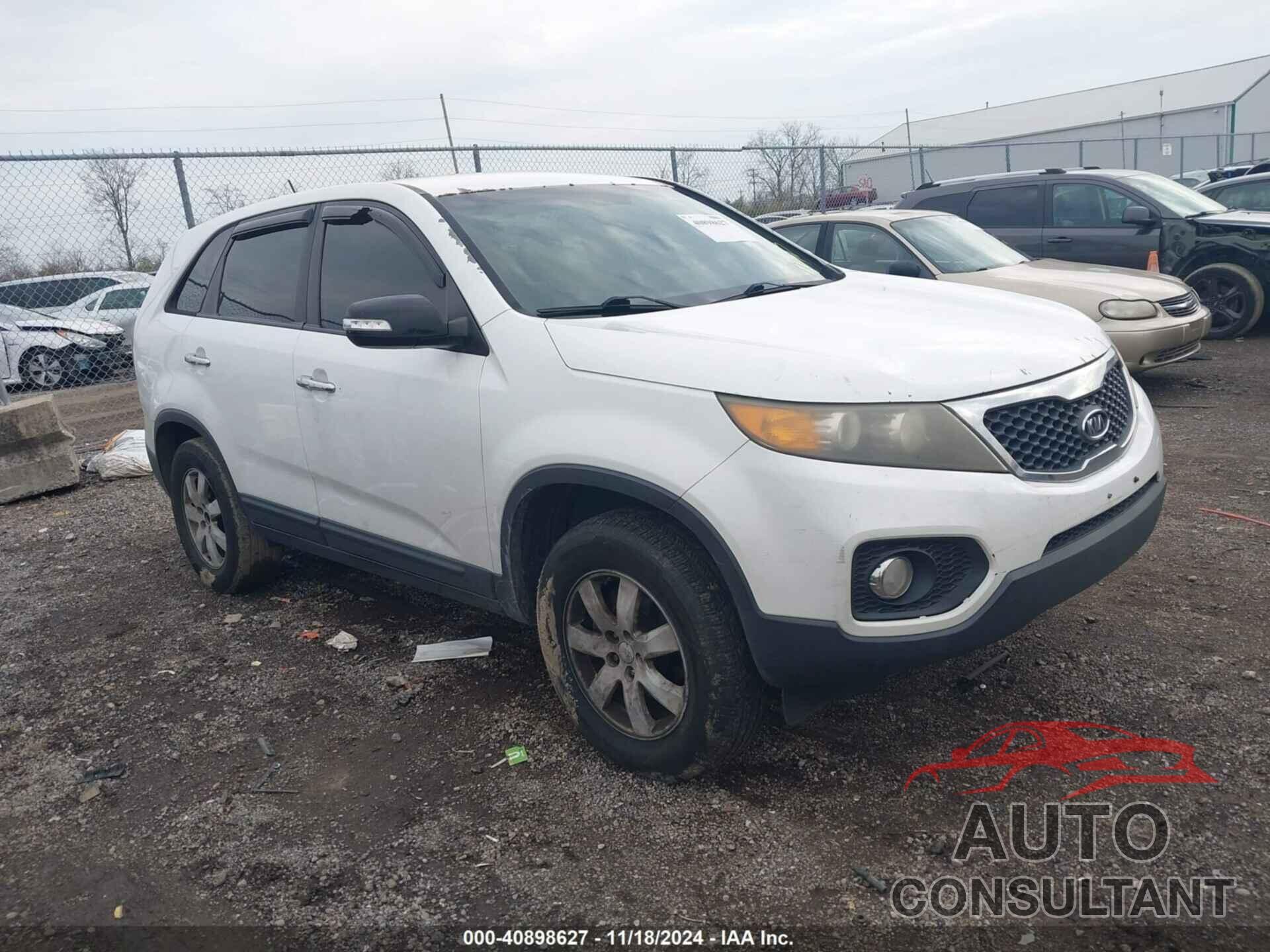 KIA SORENTO 2011 - 5XYKT3A13BG016277