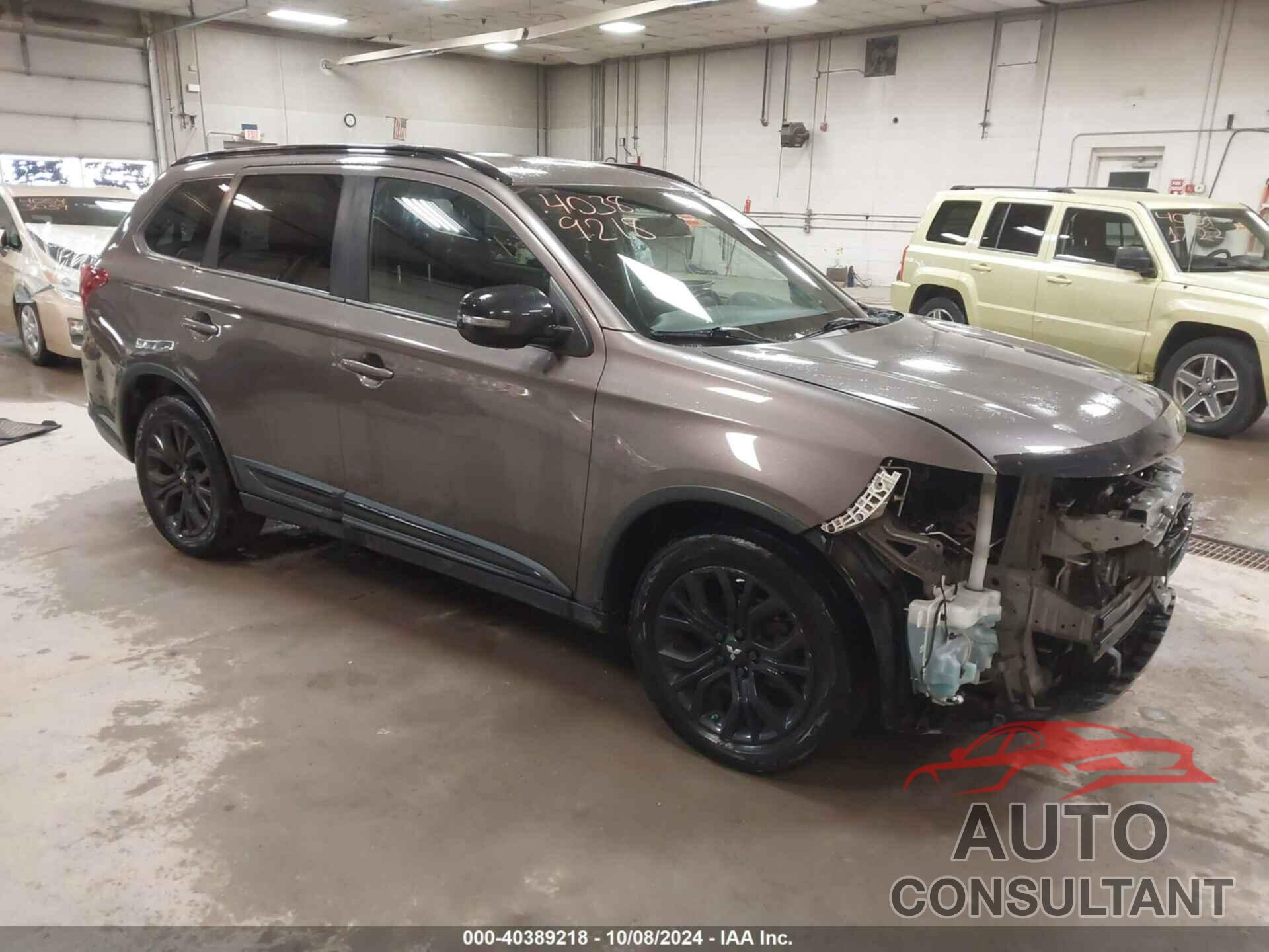 MITSUBISHI OUTLANDER 2018 - JA4AZ3A32JZ051138