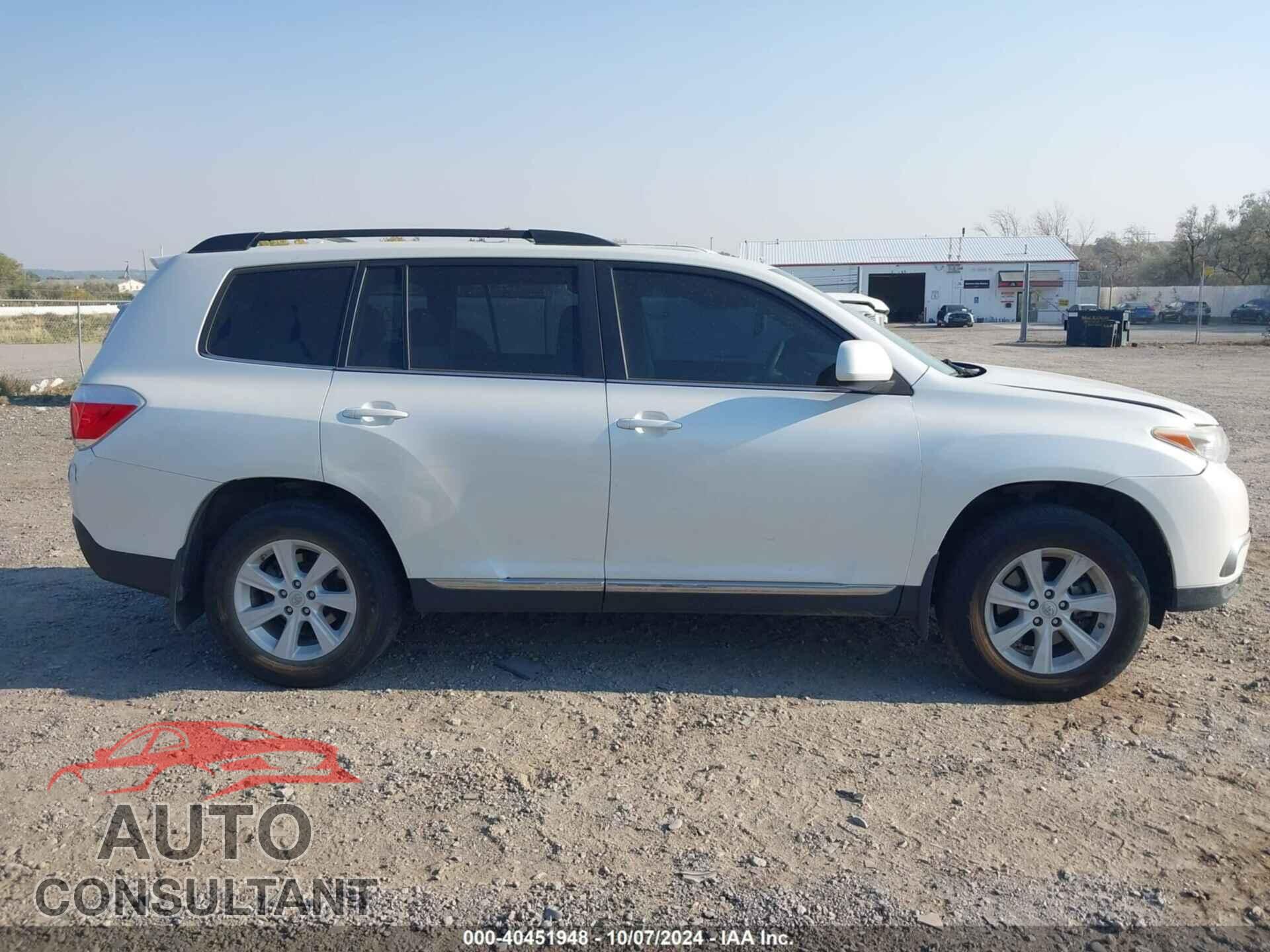 TOYOTA HIGHLANDER 2013 - 5TDBK3EH8DS235977