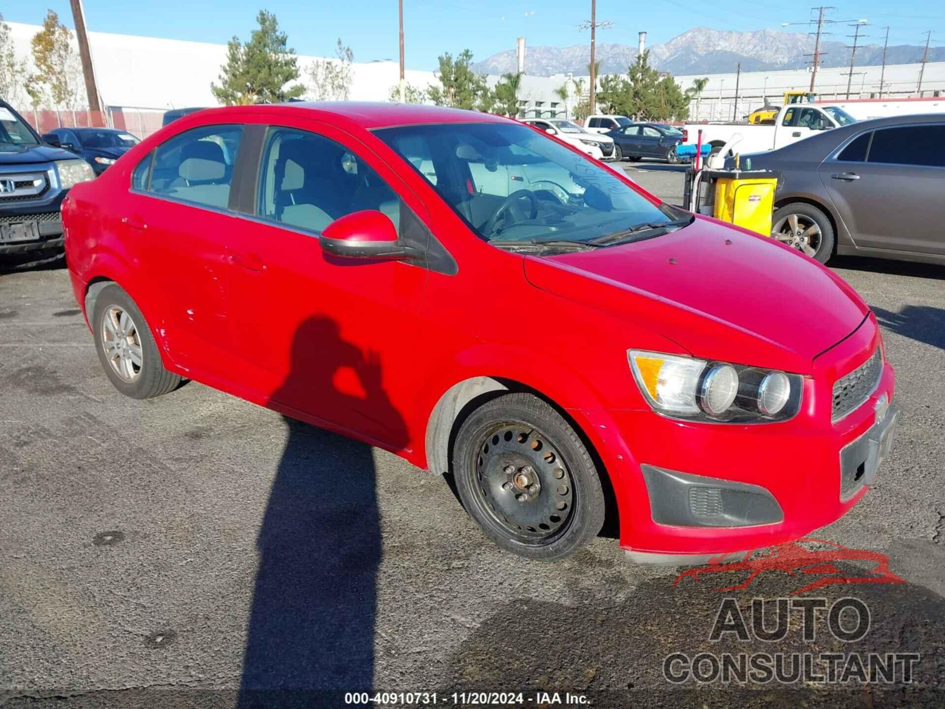 CHEVROLET SONIC 2012 - 1G1JC5SH6C4118216