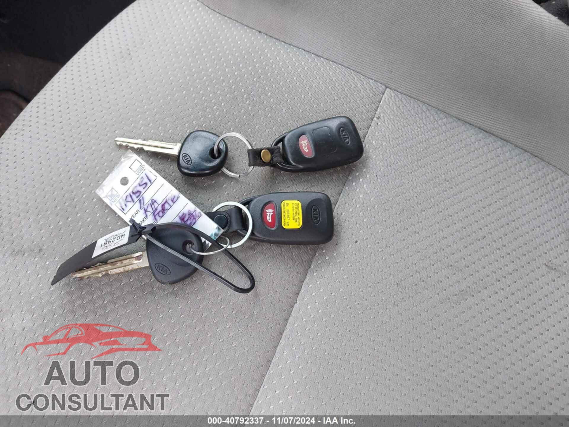 KIA FORTE 2011 - KNAFU4A28B5437236
