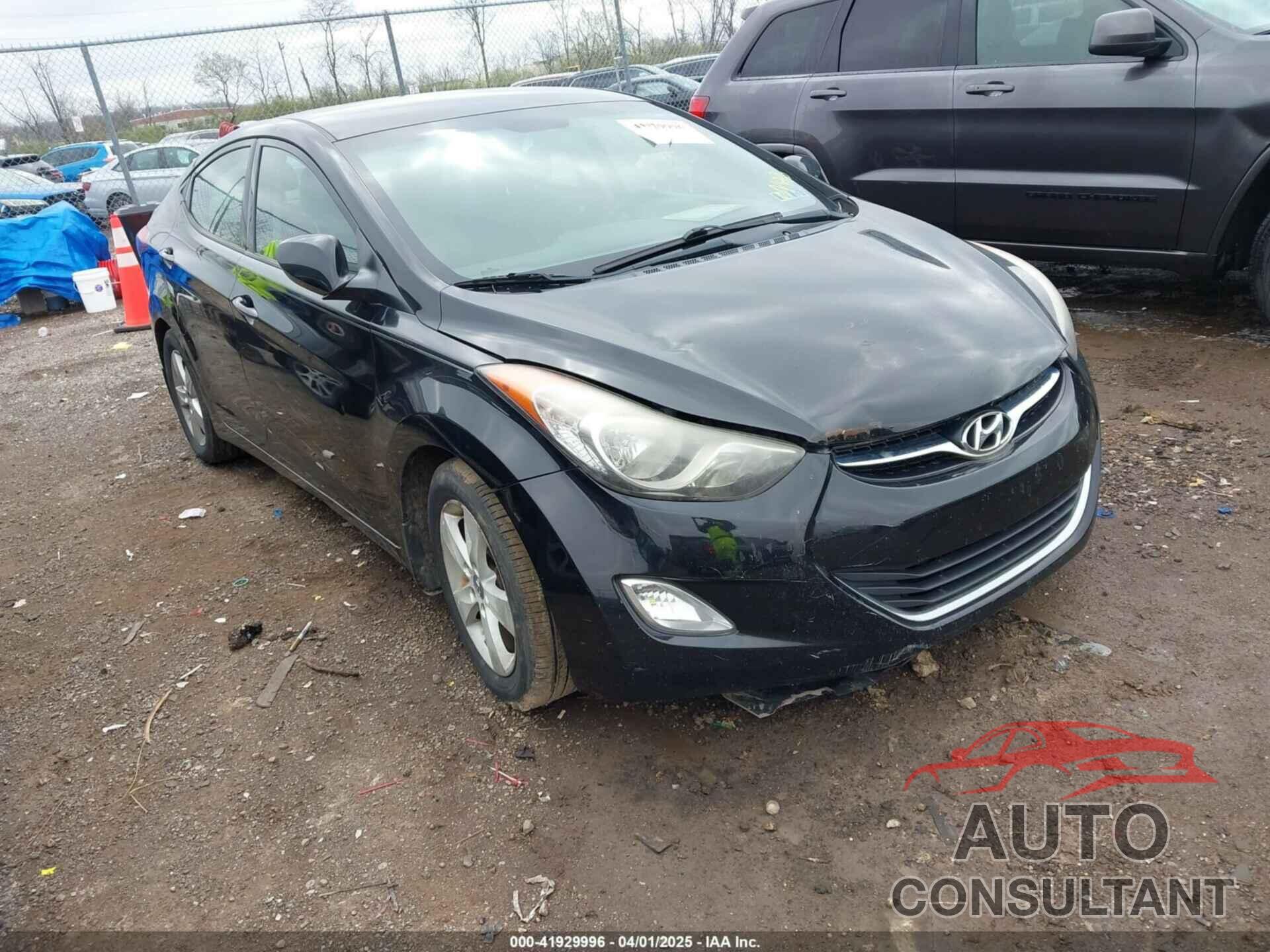 HYUNDAI ELANTRA 2013 - KMHDH4AE8DU644075