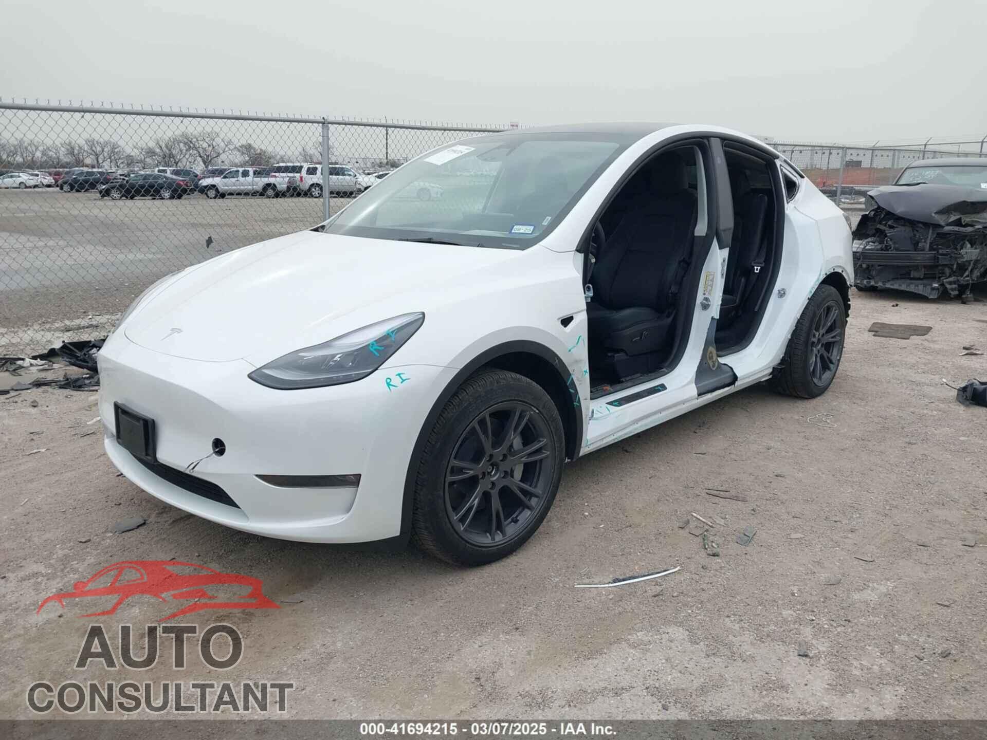 TESLA MODEL Y 2024 - 7SAYGAEE6RF171037