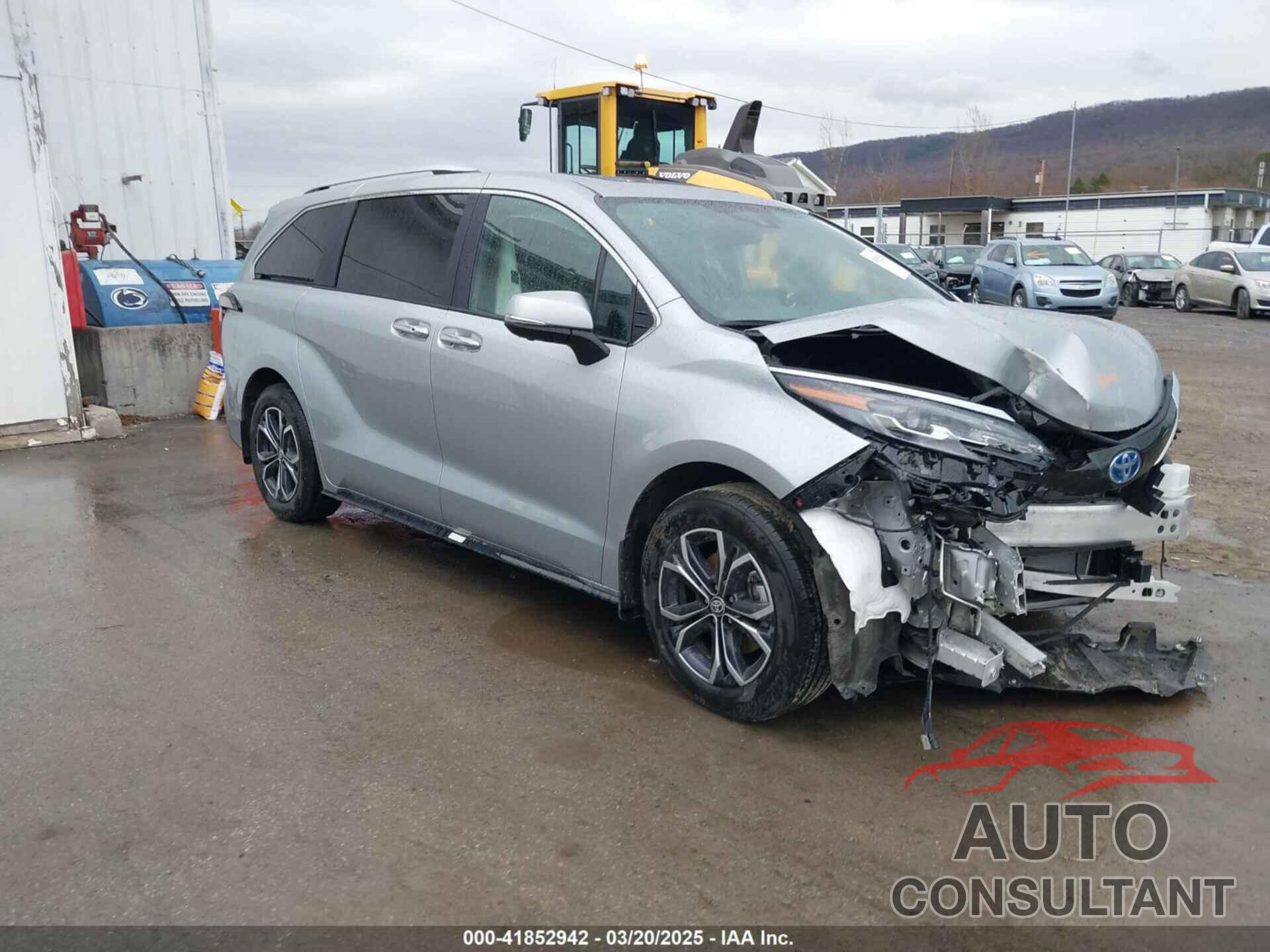 TOYOTA SIENNA 2025 - 5TDESKFC0SS168900