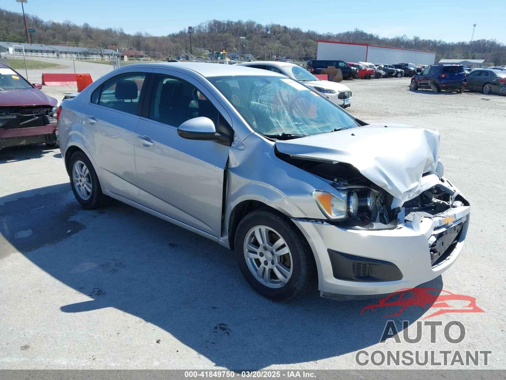 CHEVROLET SONIC 2015 - 1G1JC5SH9F4155801