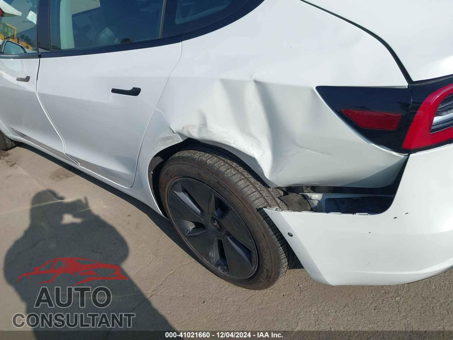TESLA MODEL 3 2021 - 5YJ3E1EA0MF075357