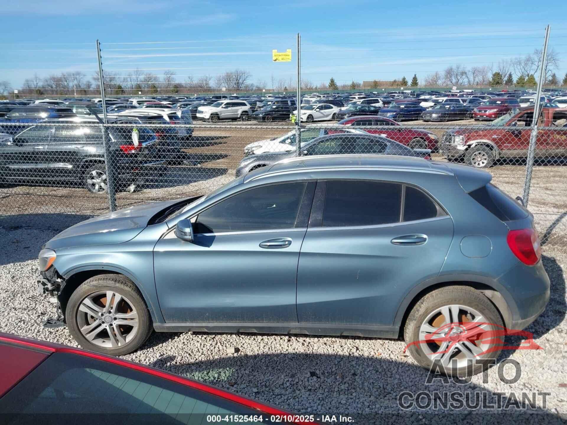 MERCEDES-BENZ GLA 250 2015 - WDCTG4GB4FJ125121