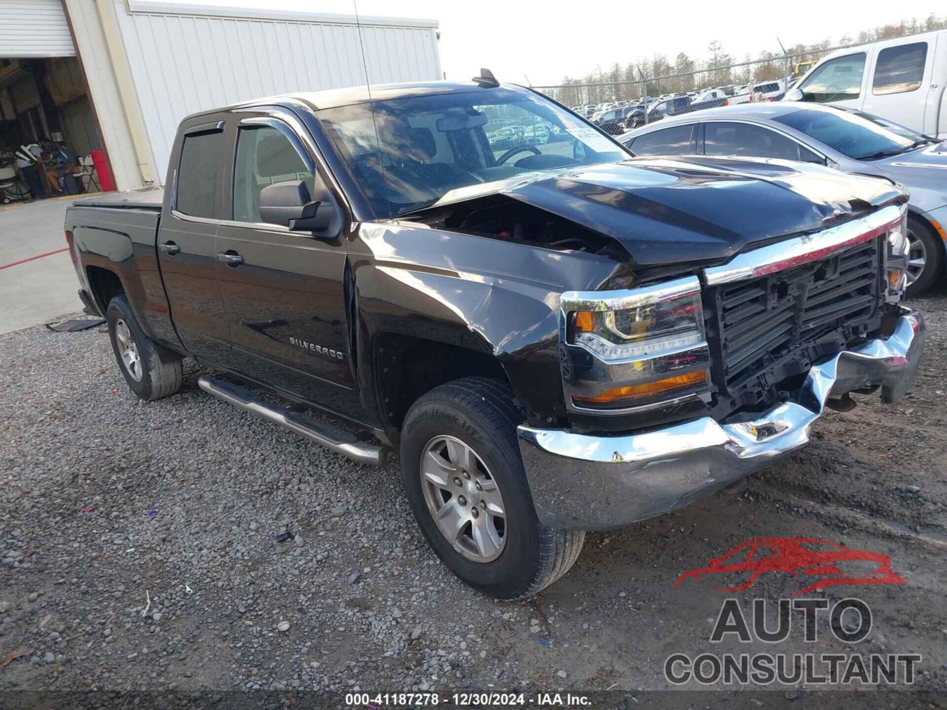 CHEVROLET SILVERADO 1500 2018 - 1GCRCREH2JZ179544