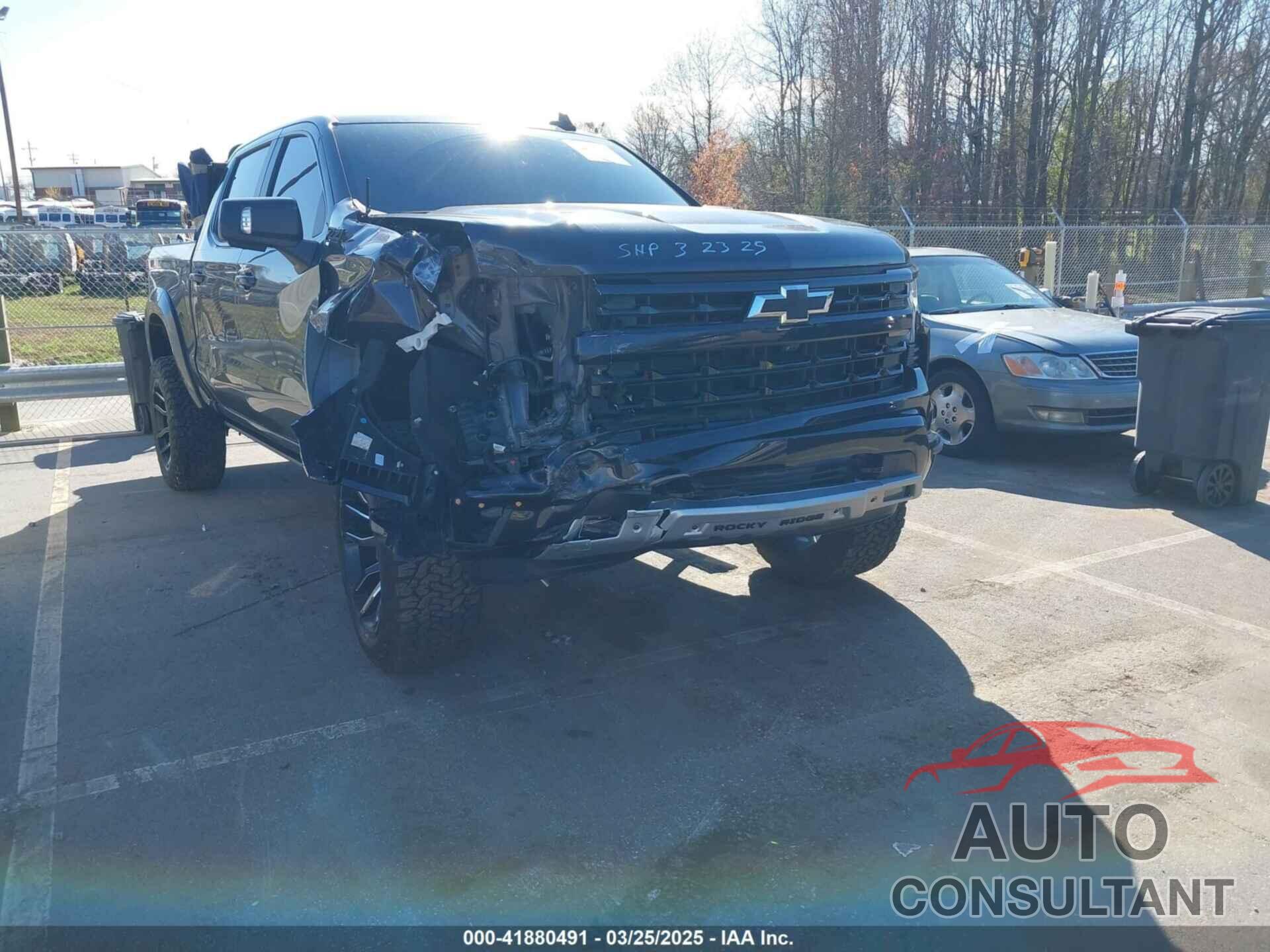 CHEVROLET SILVERADO 1500 2023 - 2GCUDEED7P1103526