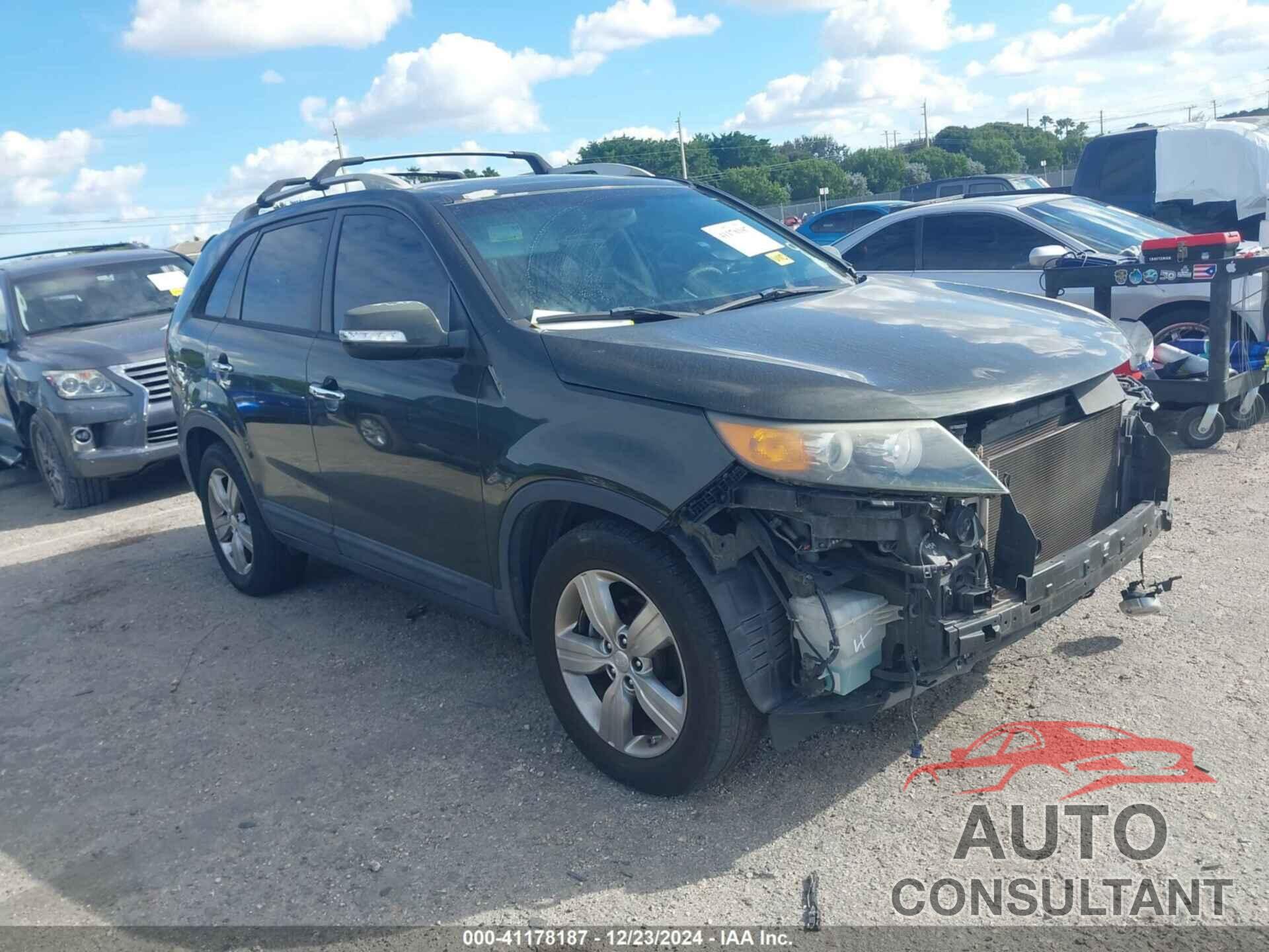 KIA SORENTO 2013 - 5XYKU4A24DG328932