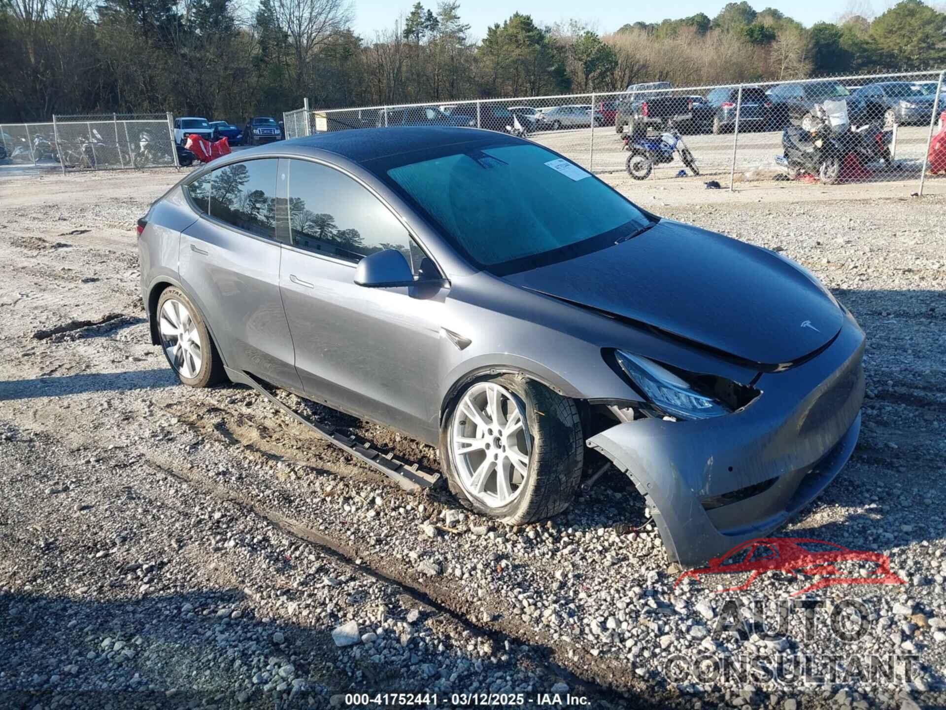 TESLA MODEL Y 2022 - 7SAYGAEE6NF361883