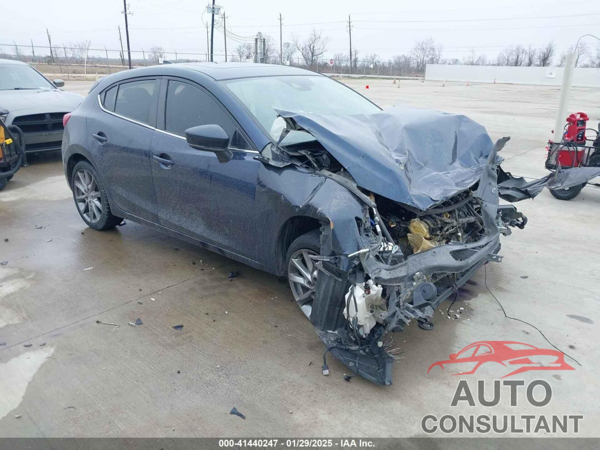 MAZDA MAZDA3 2018 - 3MZBN1L32JM173049