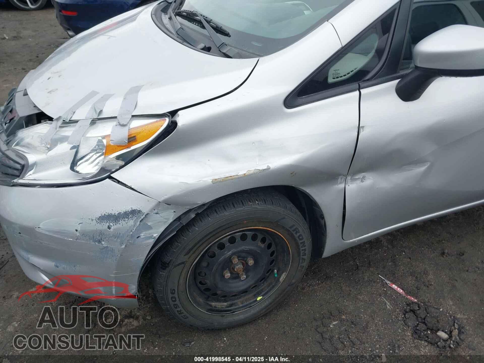 NISSAN VERSA NOTE 2015 - 3N1CE2CP8FL402334