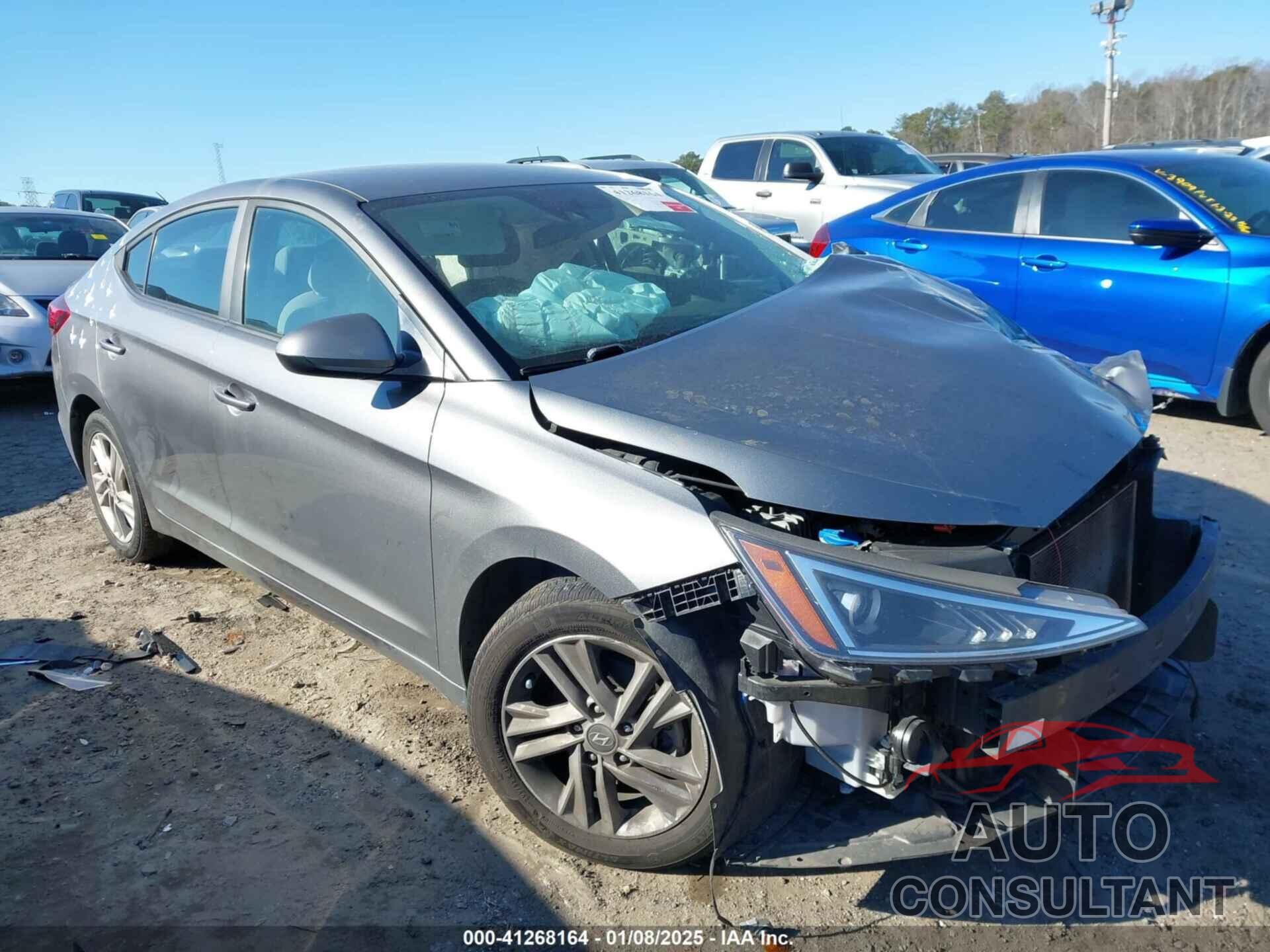 HYUNDAI ELANTRA 2019 - 5NPD84LF5KH420361