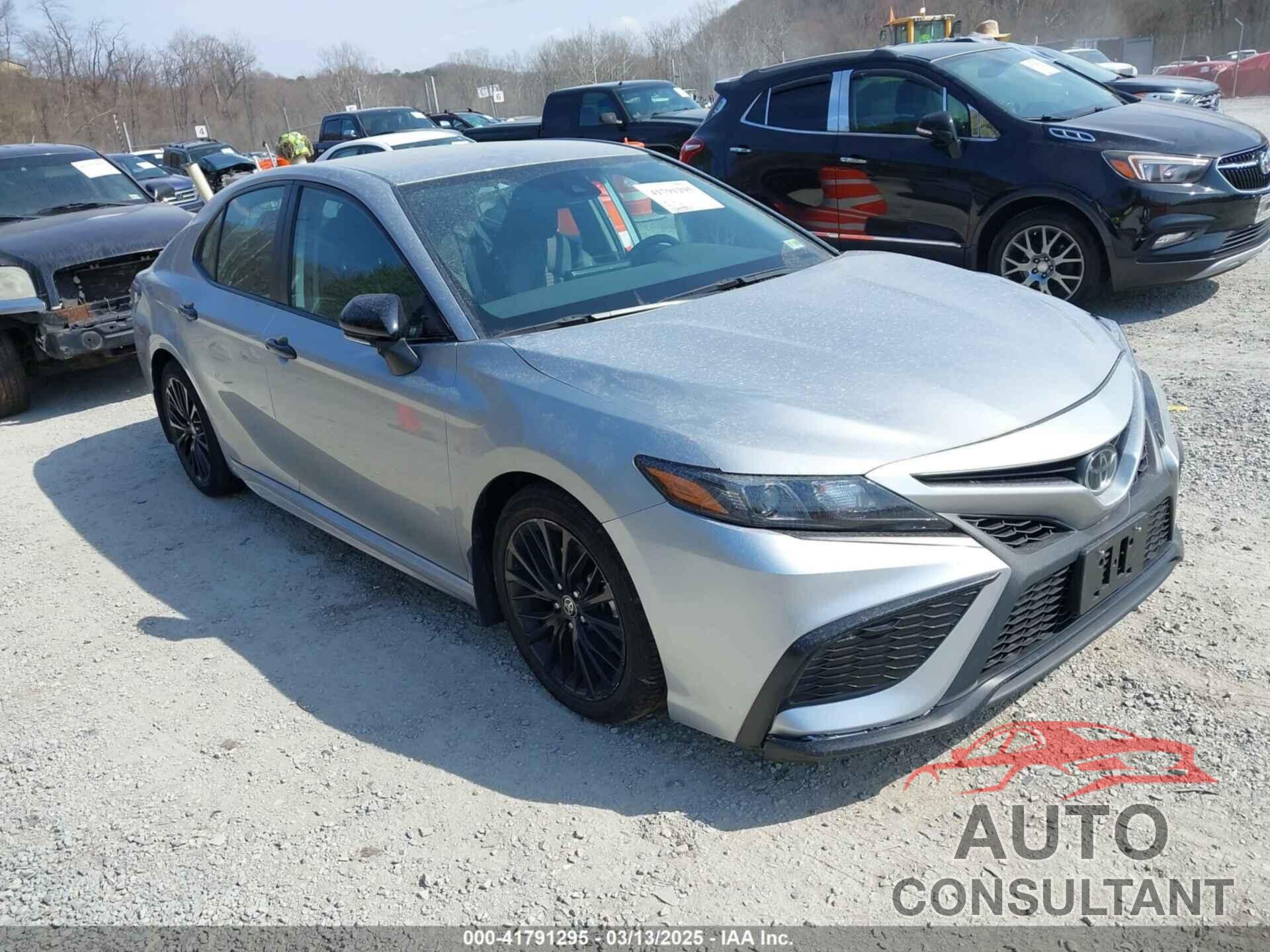 TOYOTA CAMRY 2022 - 4T1G11BK8NU068977