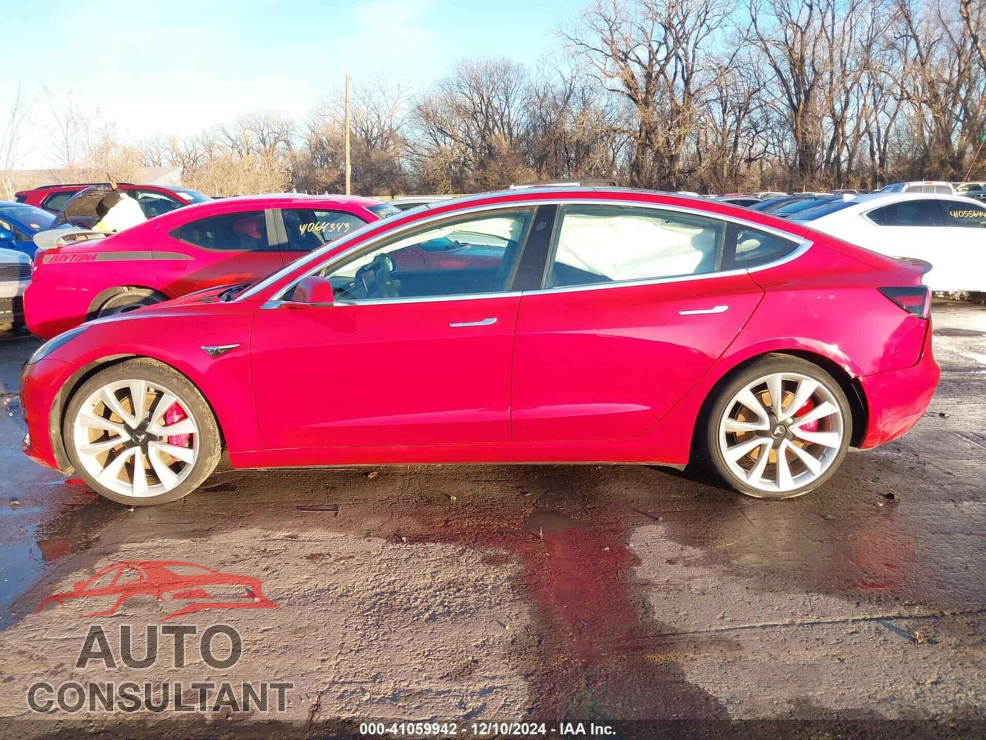 TESLA MODEL 3 2018 - 5YJ3E1EB3JF083652