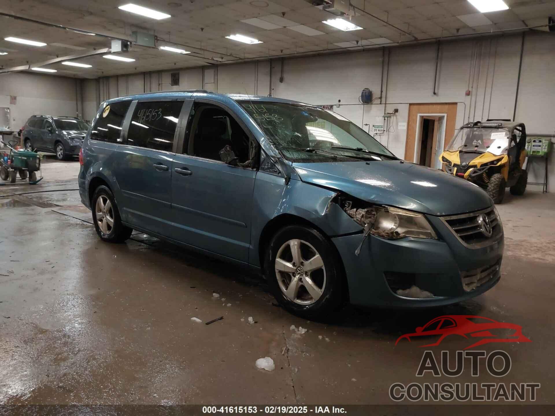 VOLKSWAGEN ROUTAN 2011 - 2V4RW3DG3BR789550