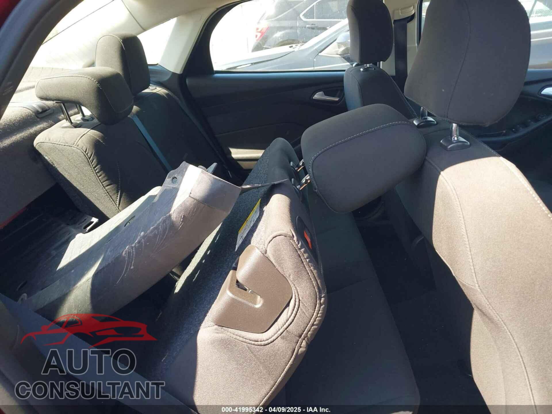FORD FOCUS 2016 - 1FADP3F20GL378468